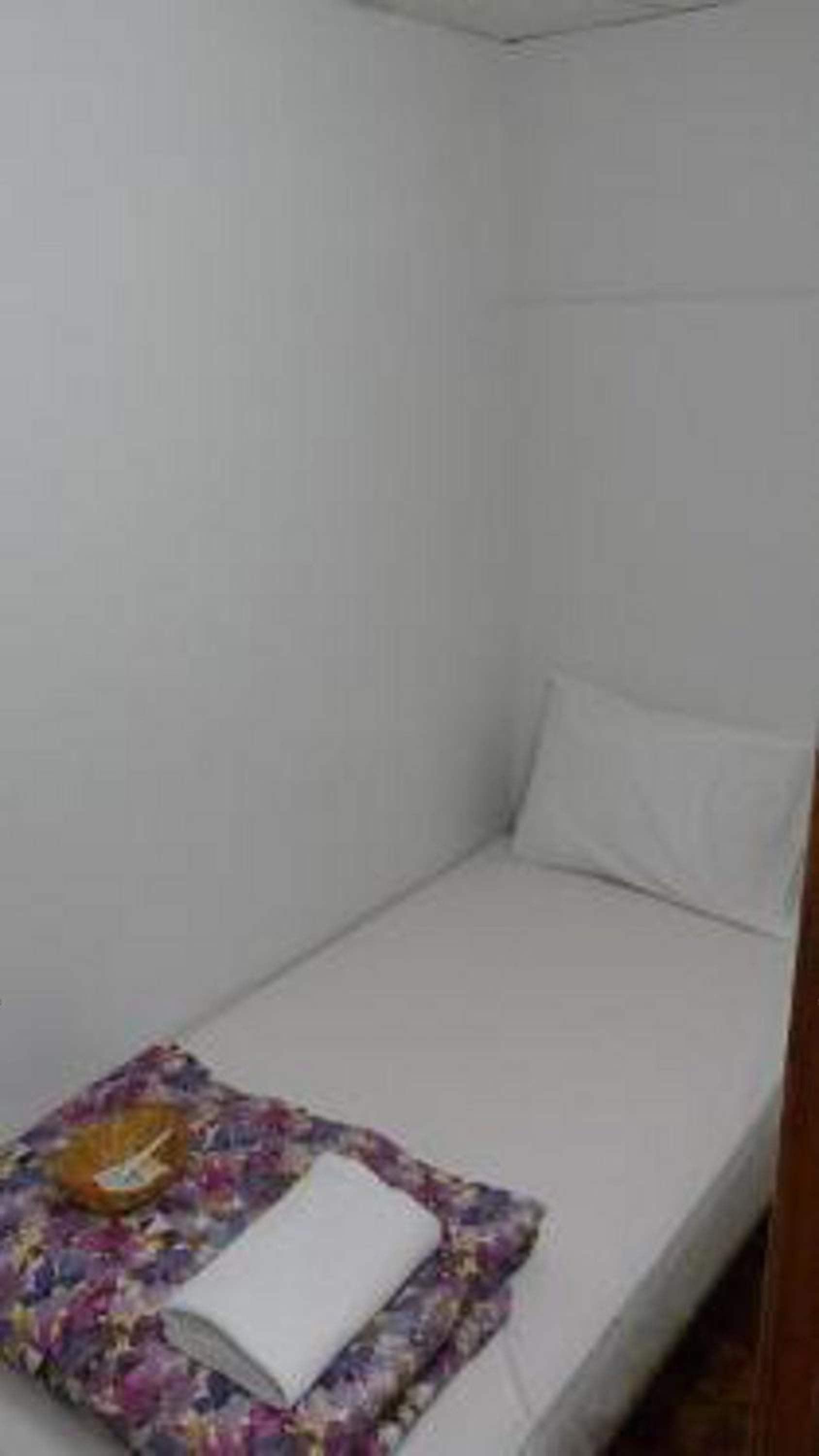 Standard Single Room With Shared Bathroom photo 3
