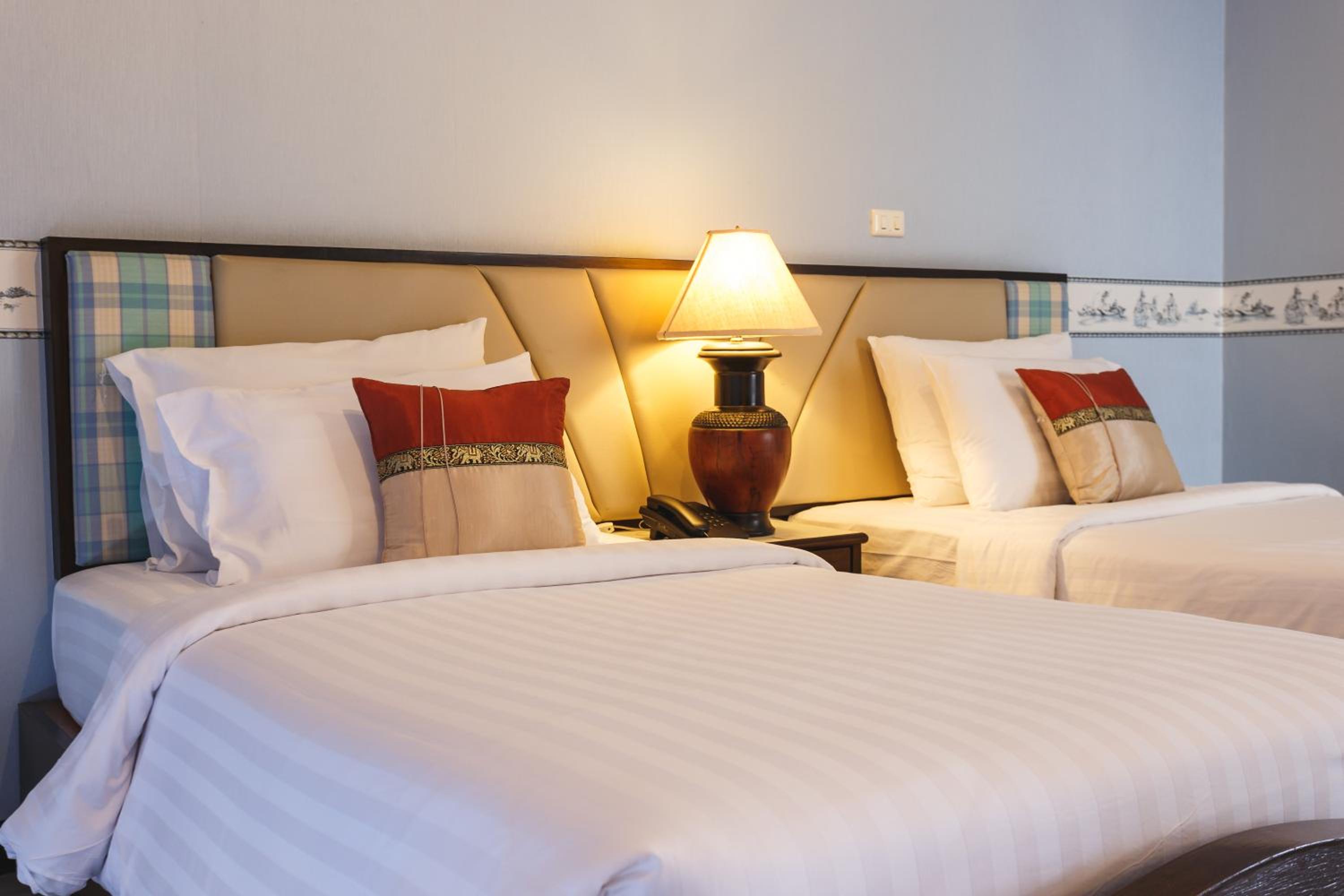 Deluxe Twin Room - Photo 2