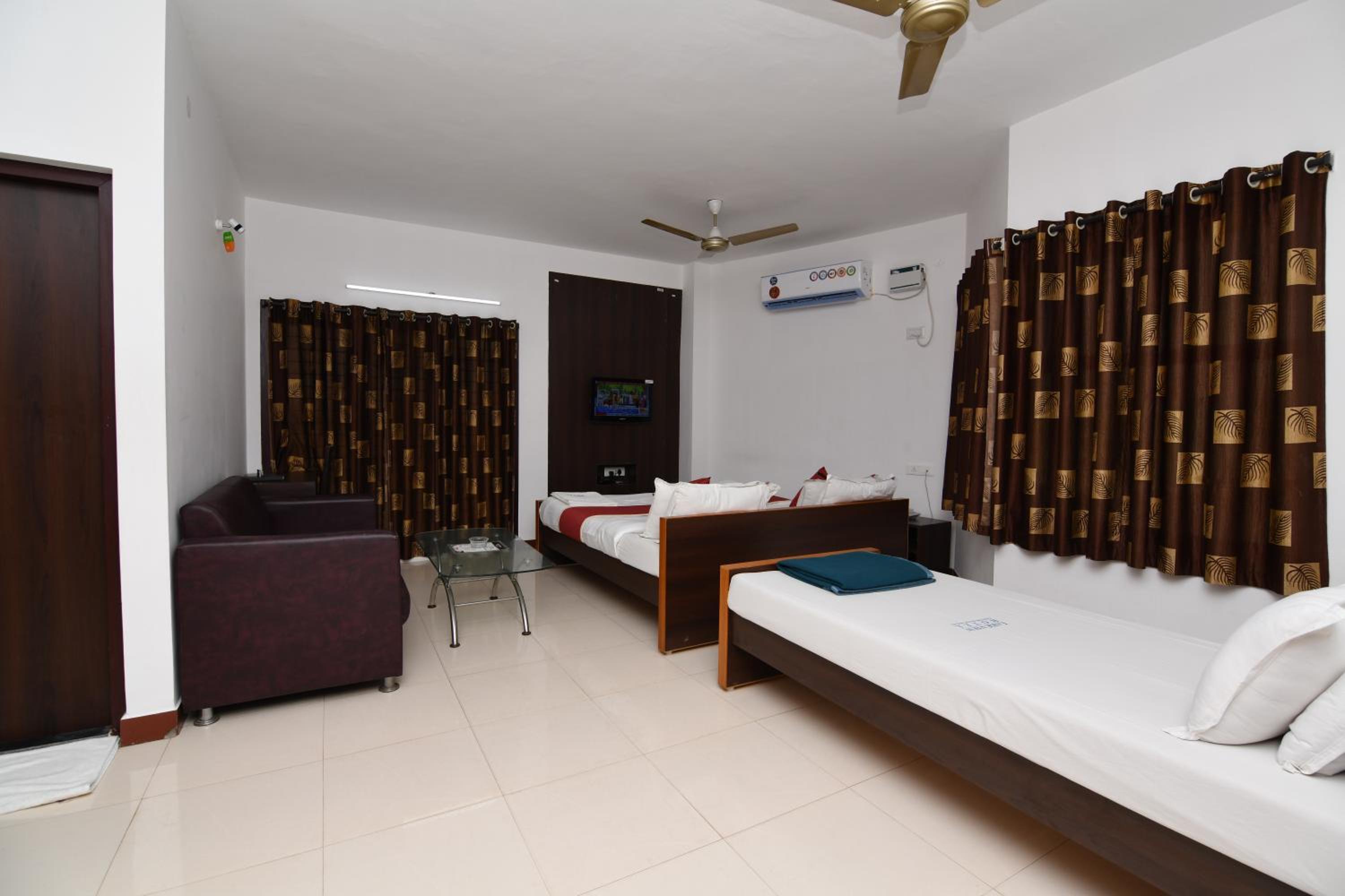 Standard Triple Room - Photo 1