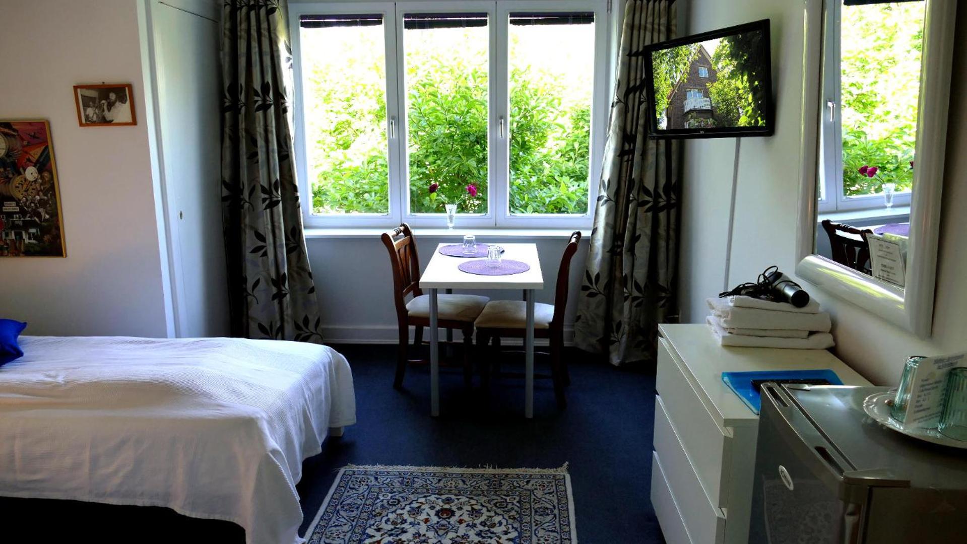 Standard Twin Room with Shared Bathroom "Piano"