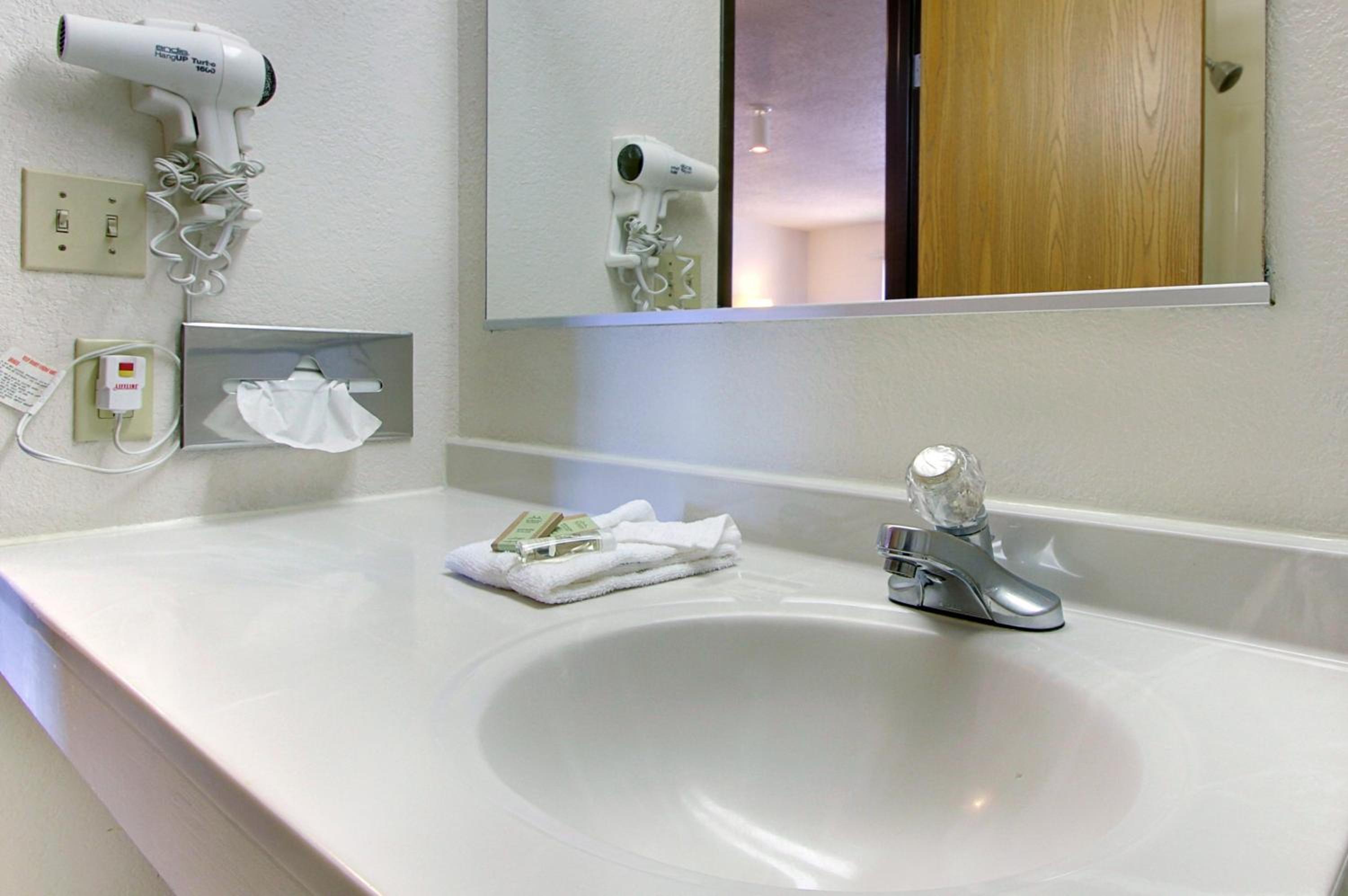 King Studio Suite - Non-Smoking - Photo 3