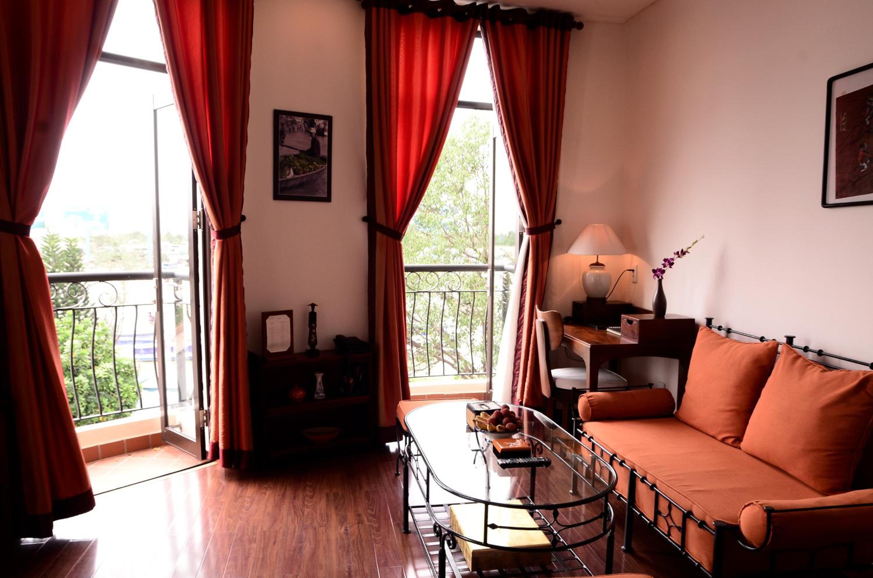 Suite with Balcony - Photo 5