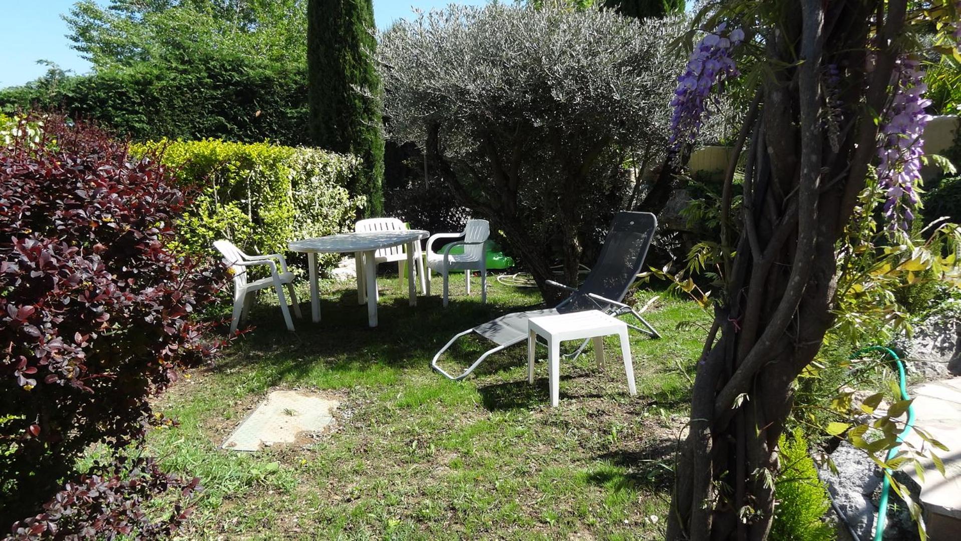 Apartment with Terrace photo 2
