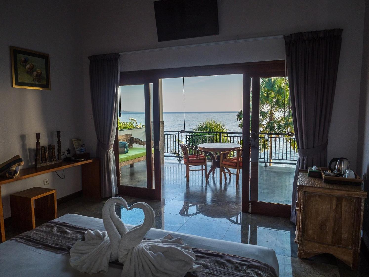 Deluxe Double Room with Balcony and Ocean View - Photo 12