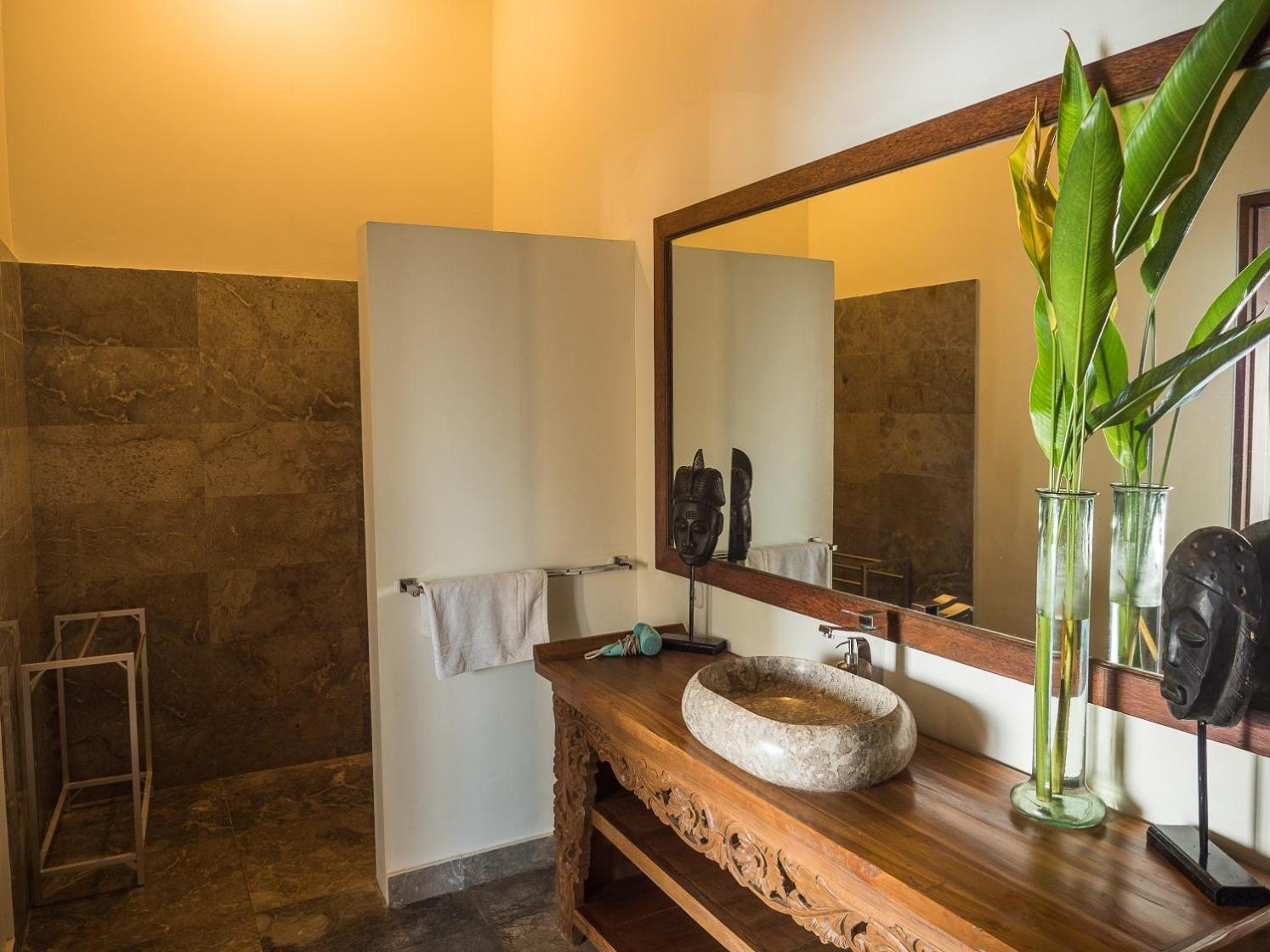 Deluxe Double Room with Balcony and Sea View - Photo 19