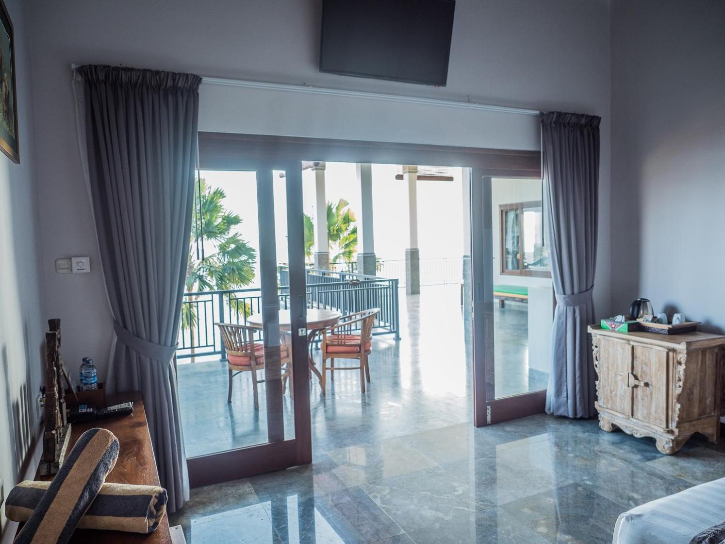 Deluxe Double Room with Balcony and Ocean View - Photo 10