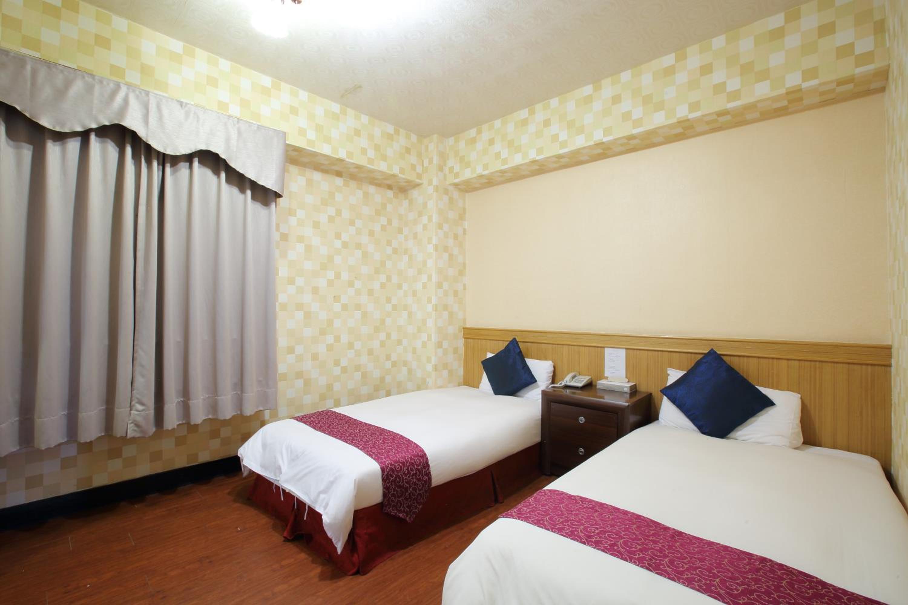 Standard Twin Room photo 3