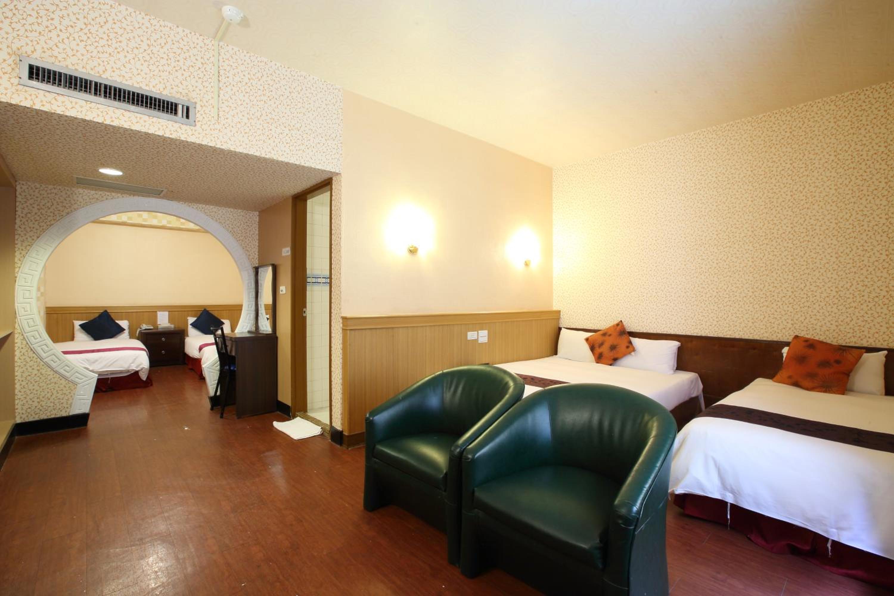 Bed in 5-Bed Female Dormitory Room photo 1