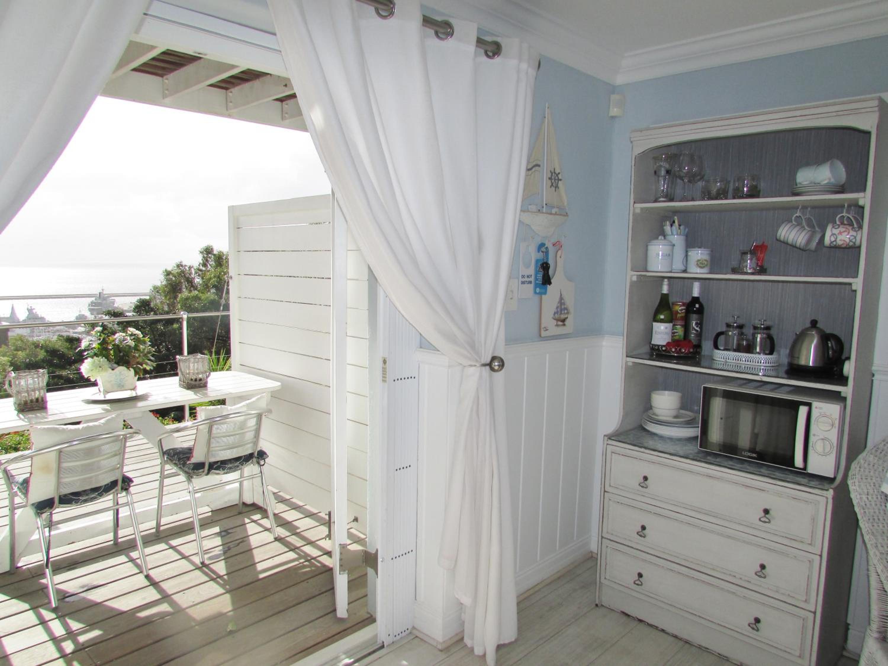 Superior King Room with Sea View photo 3