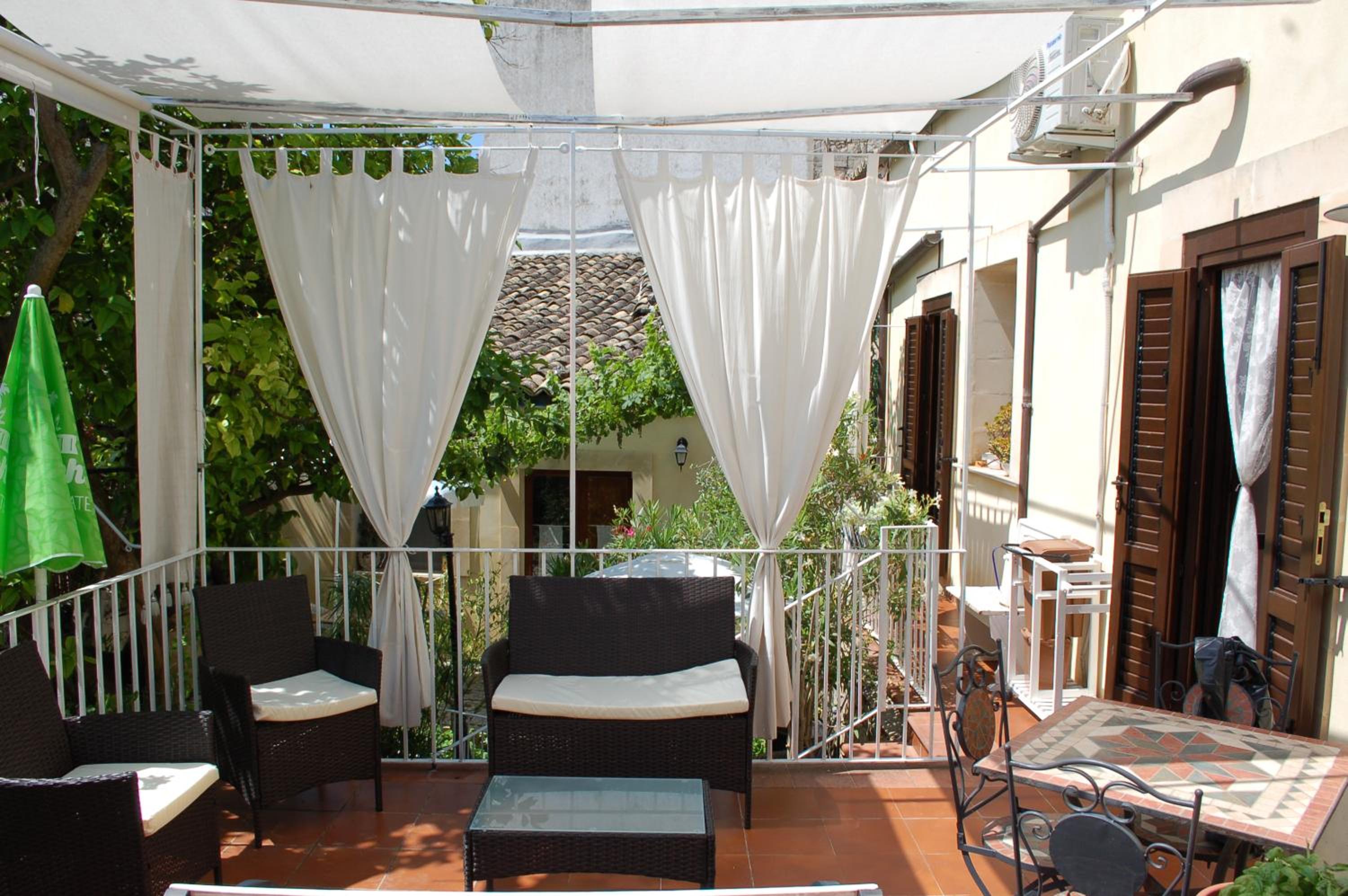 Suite with Garden View - Photo 35