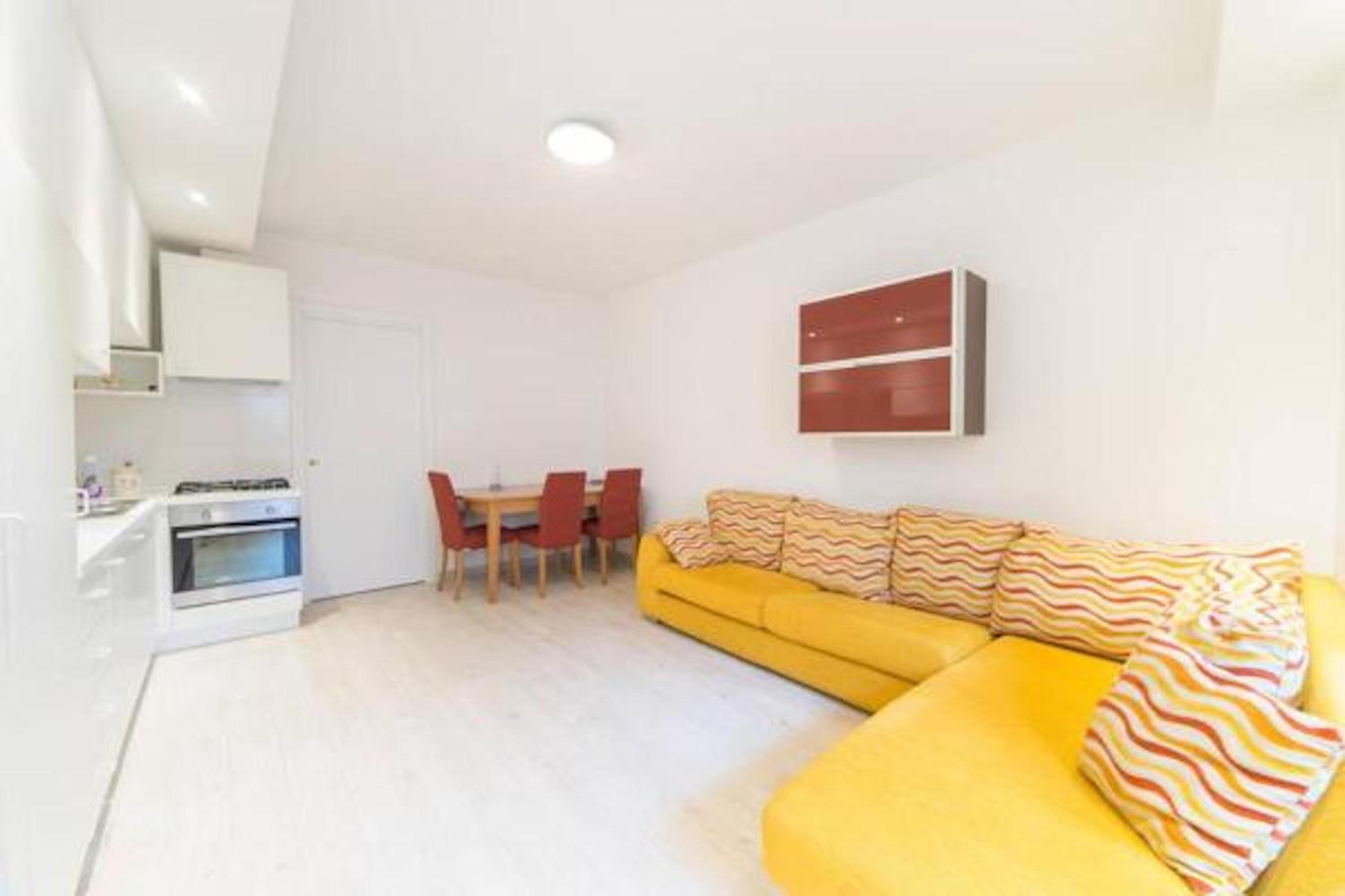 Apartment photo 3