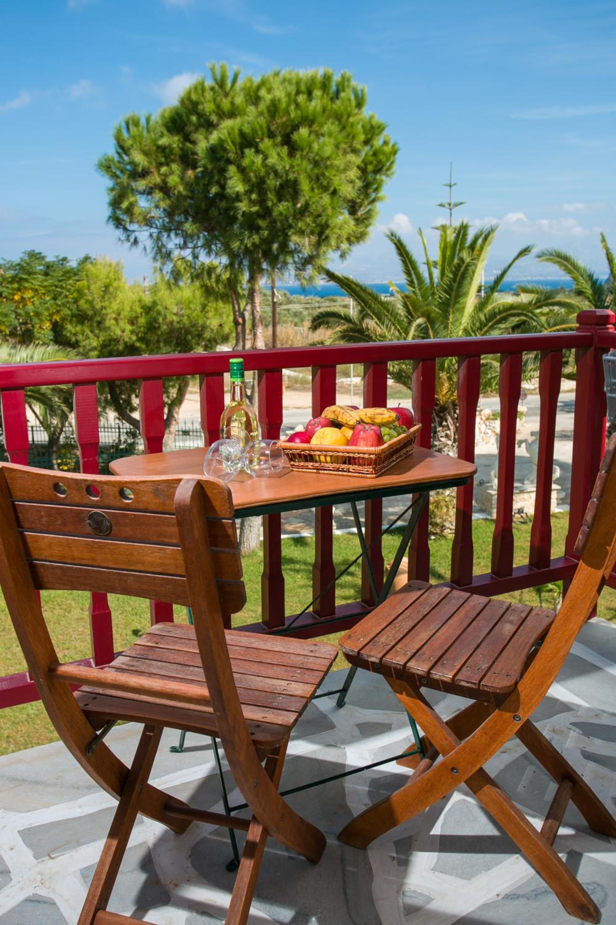 Double or Twin Room with Partial Sea View - Photo 3