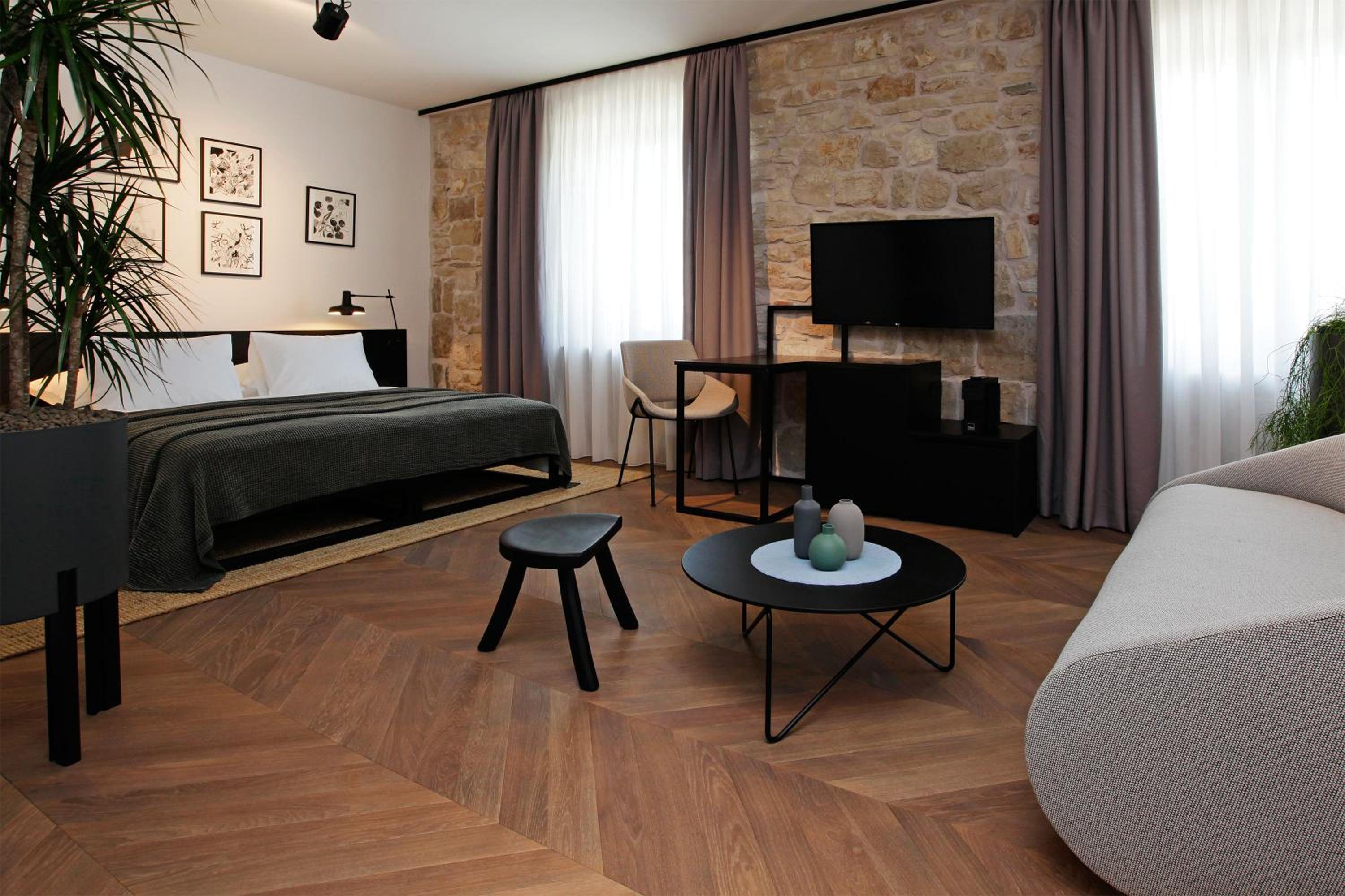 Deluxe Double or Twin Room