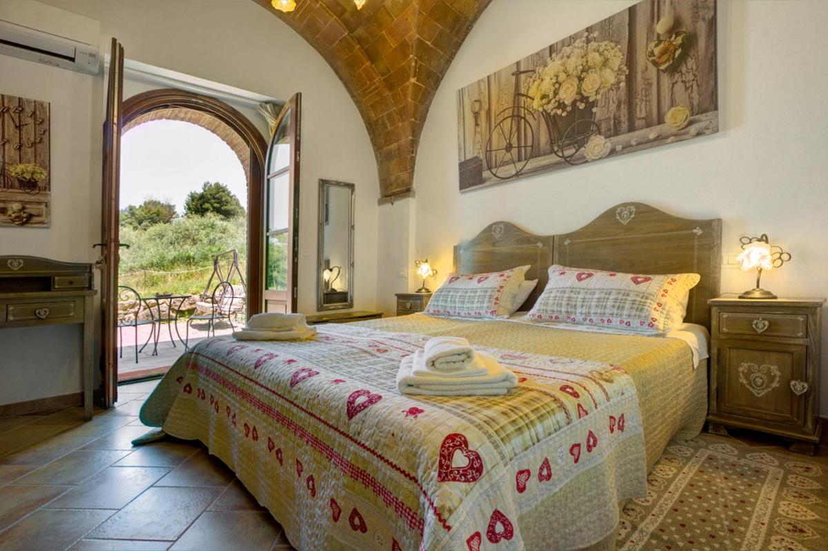 Double or Twin Room with Garden View photo 2