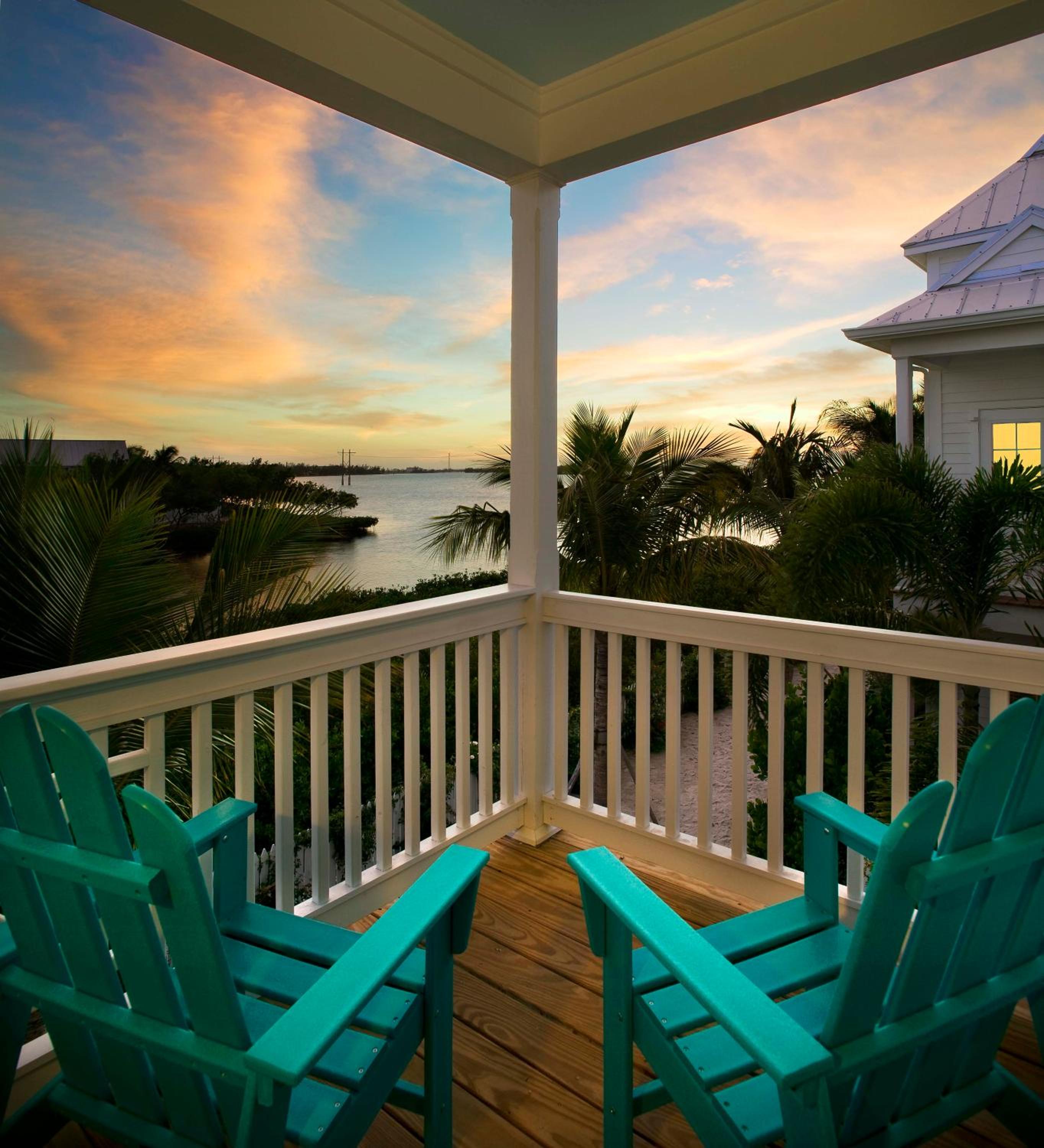 Three-Bedroom Villa with Partial Water View - Photo 2