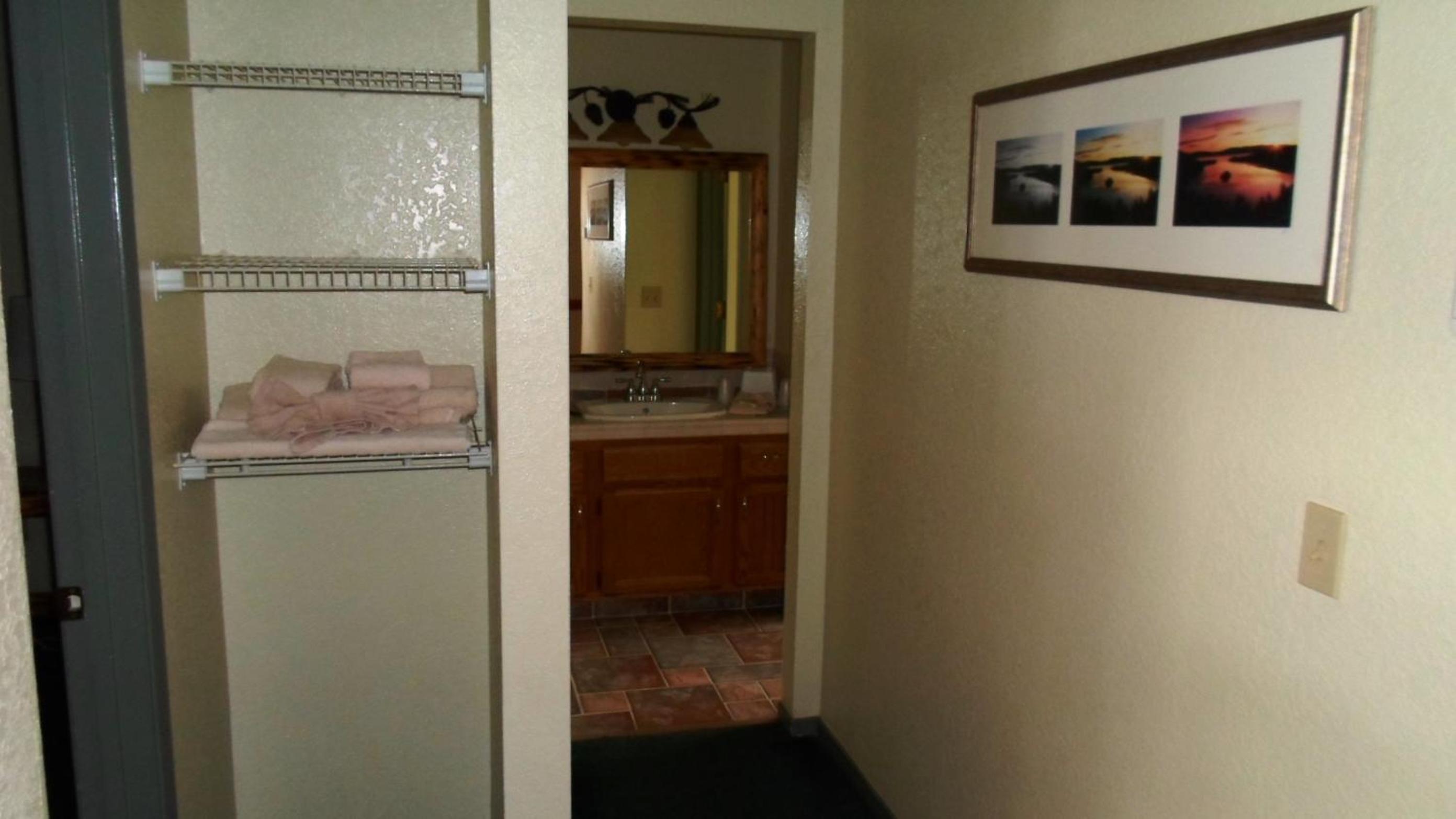 One-Bedroom Suite - Photo 27