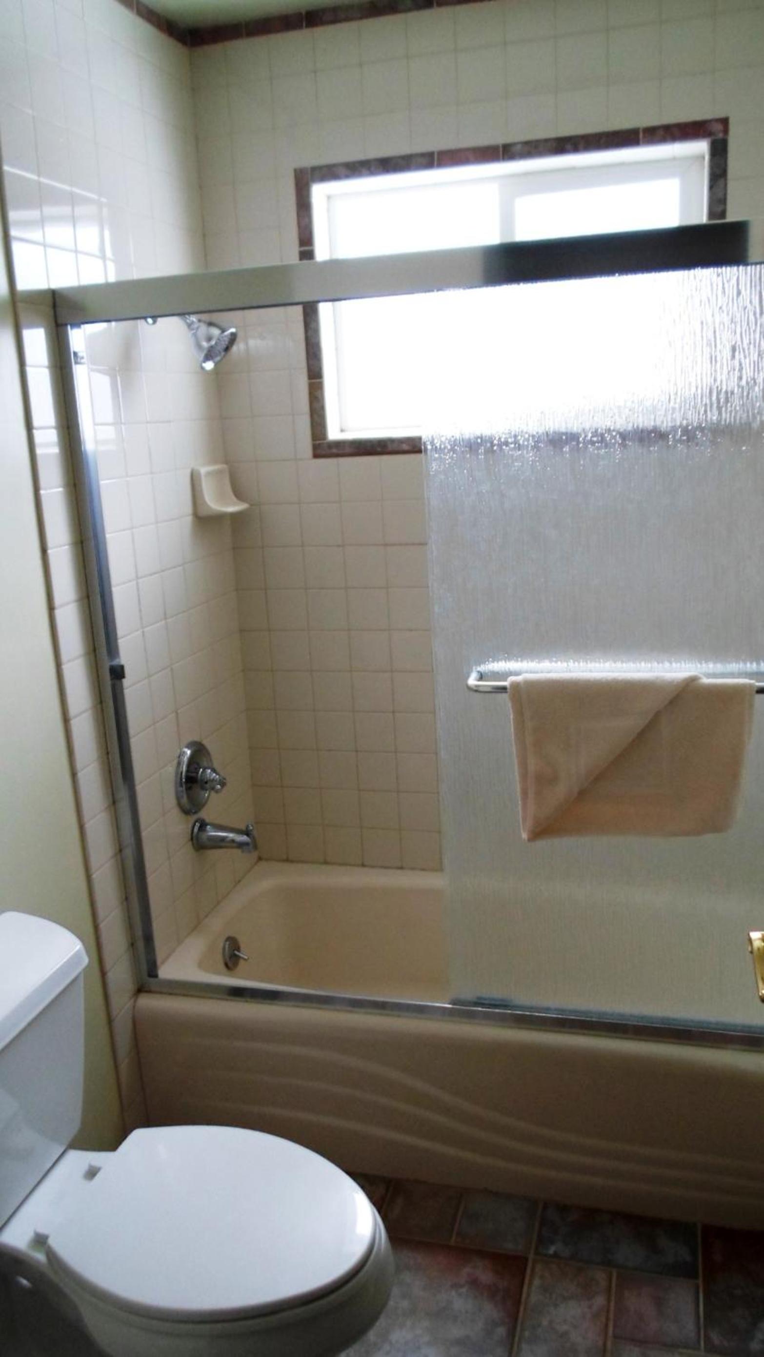 One-Bedroom Suite - Photo 25