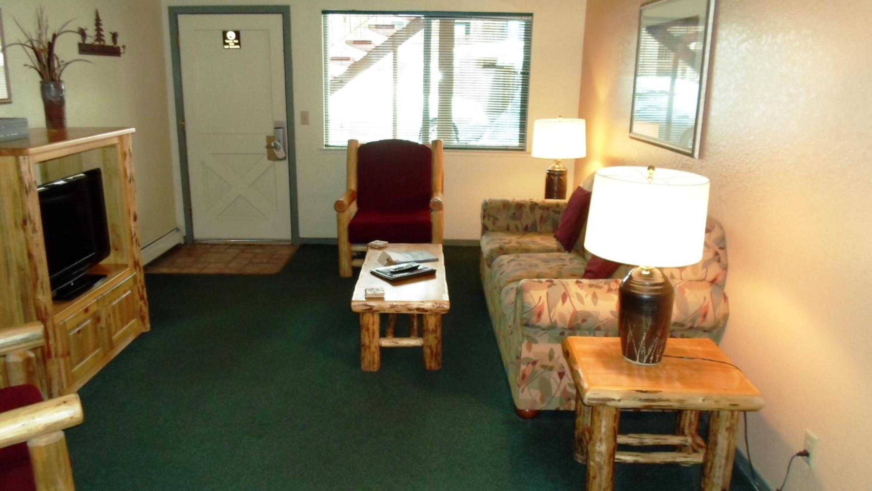 One-Bedroom Suite - Photo 13