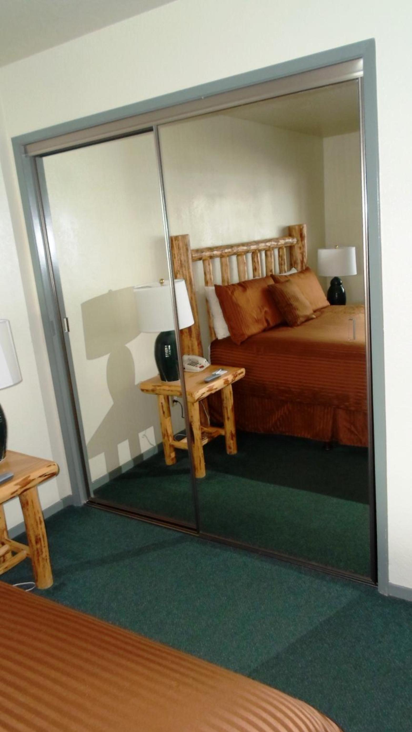One-Bedroom Suite - Photo 19