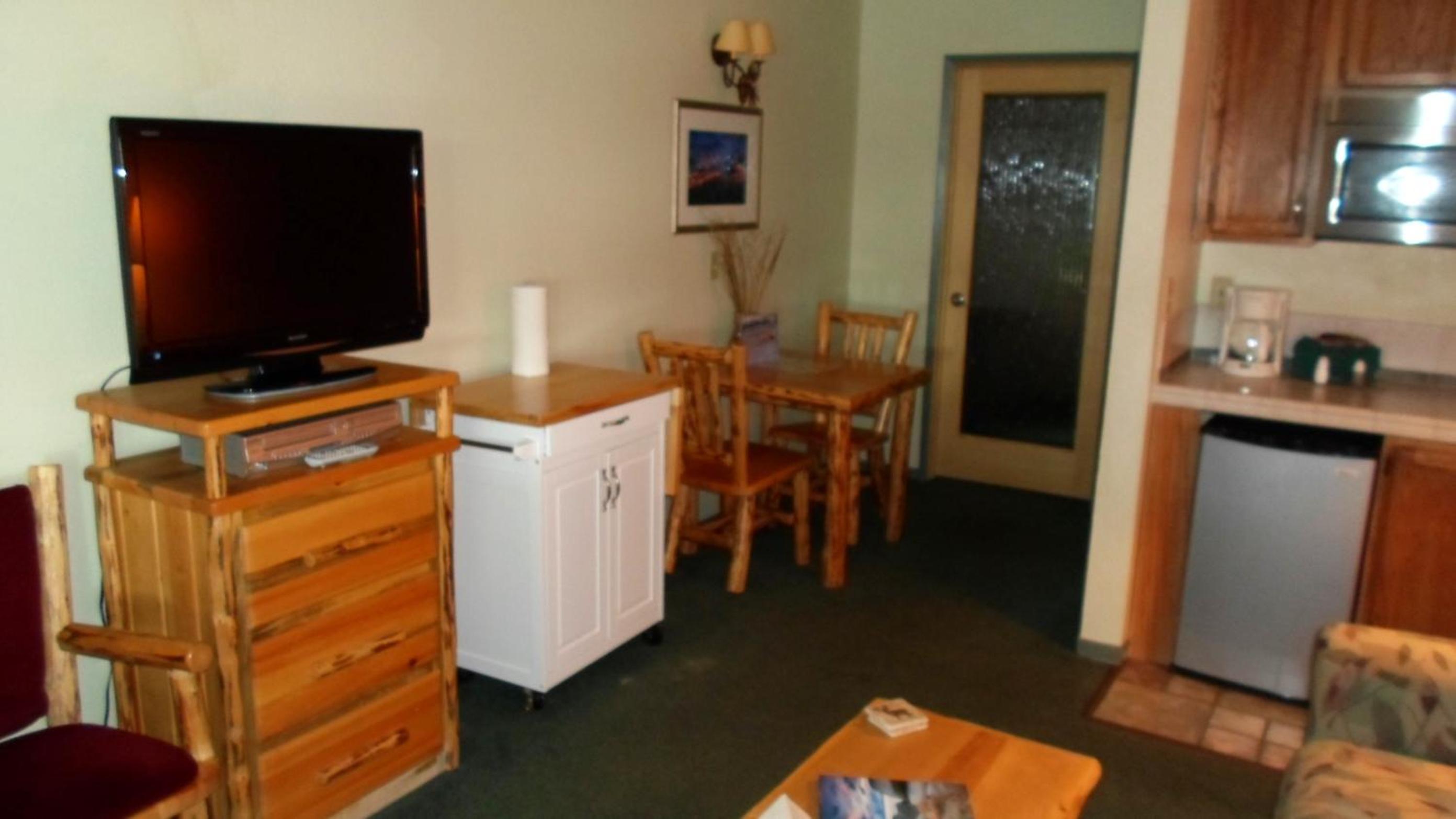One-Bedroom Suite - Photo 14
