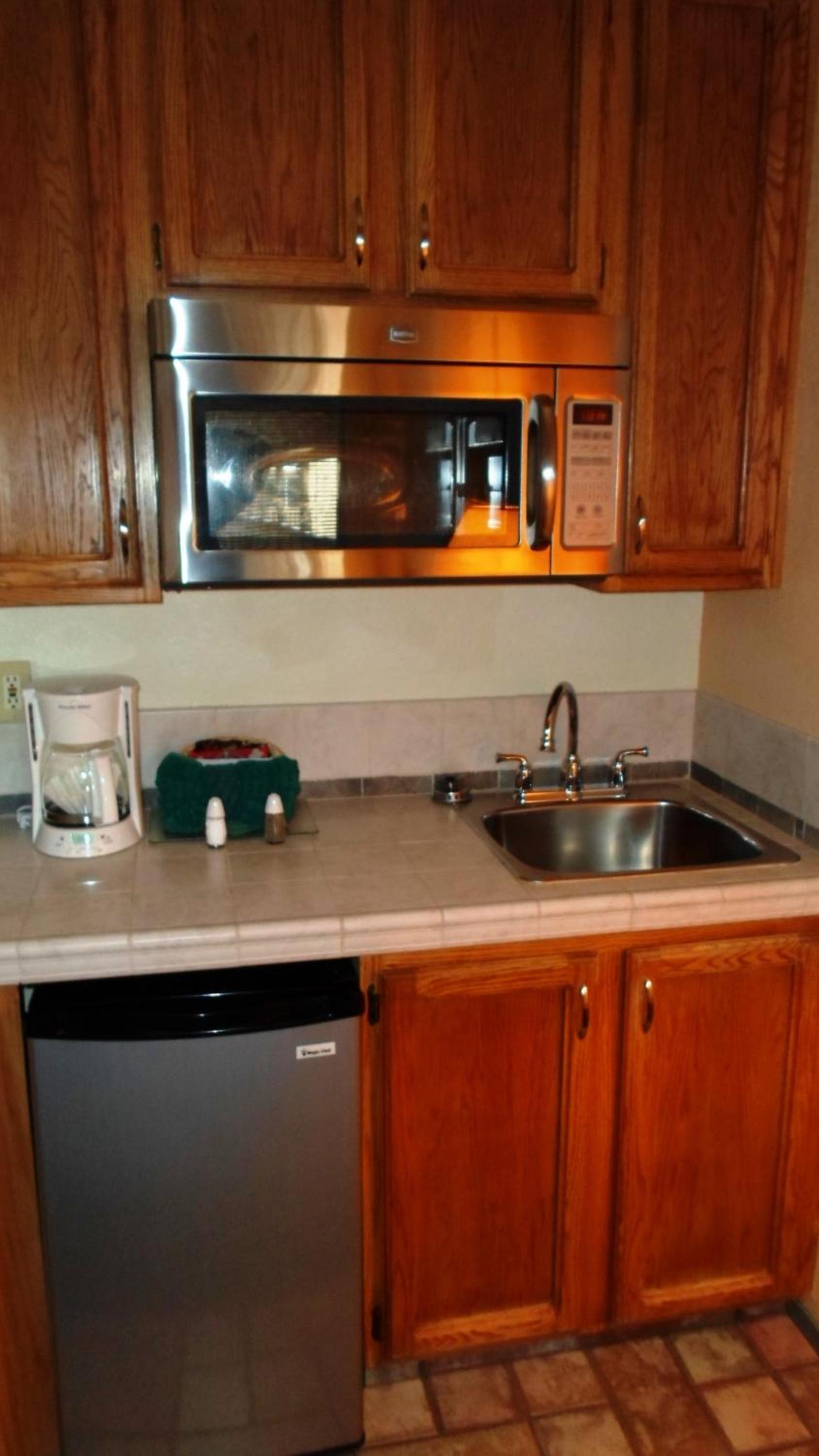One-Bedroom Suite - Photo 15