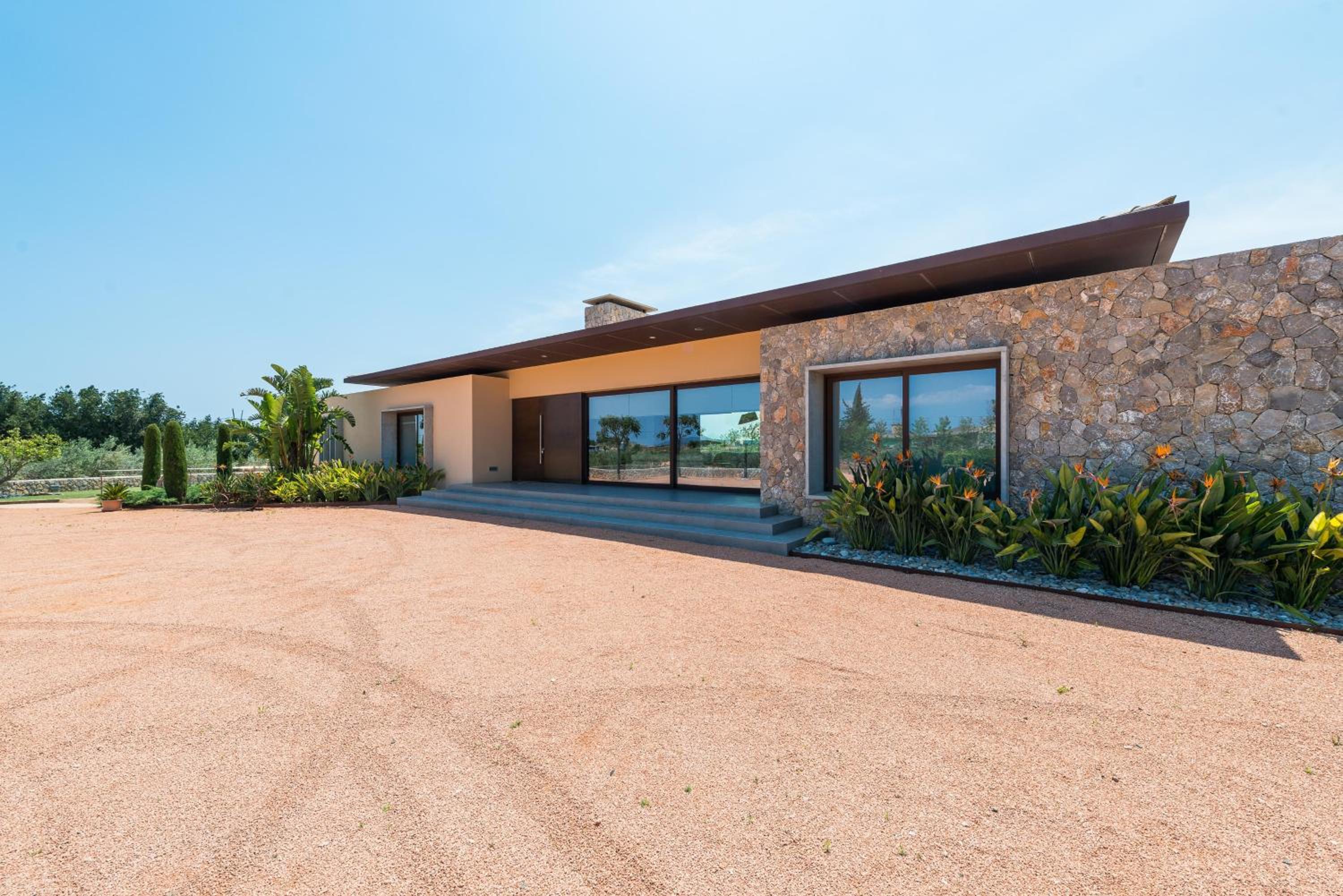 Four-Bedroom Villa photo 2