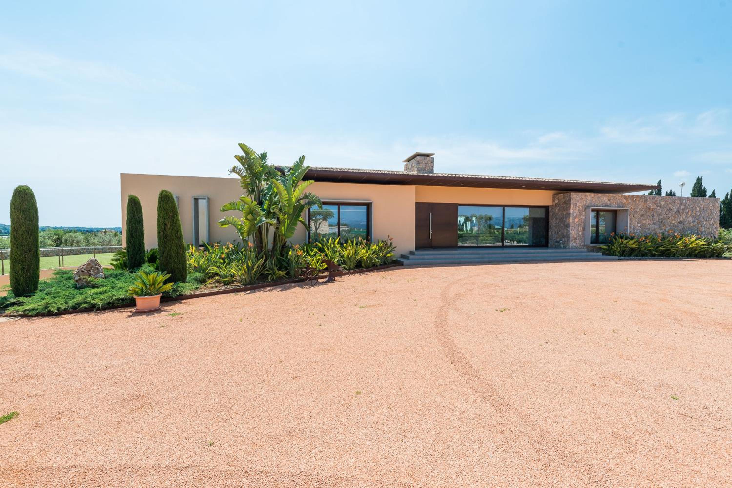 Four-Bedroom Villa photo 3