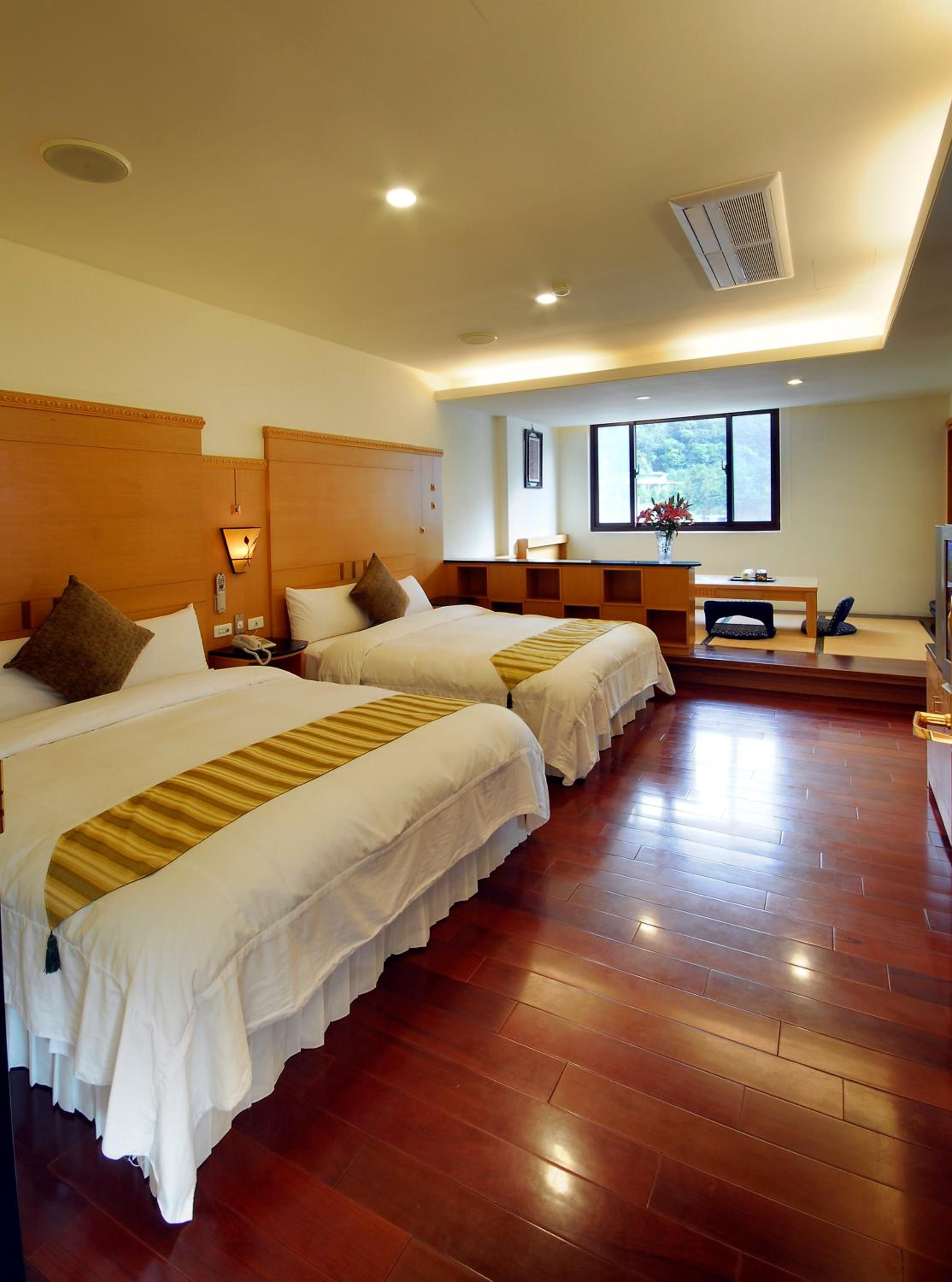 Deluxe Family Suite