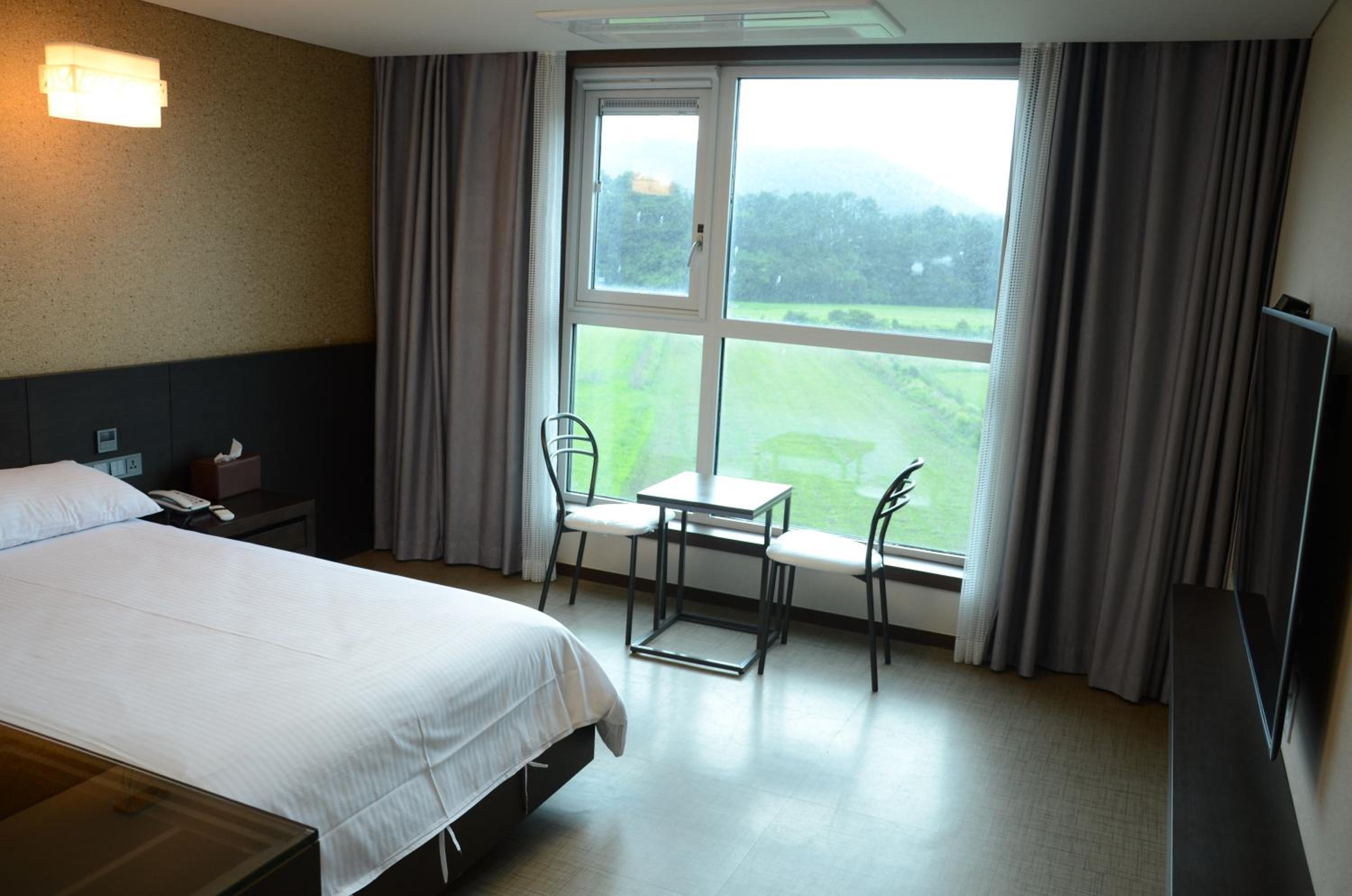 Double Room - Photo 8