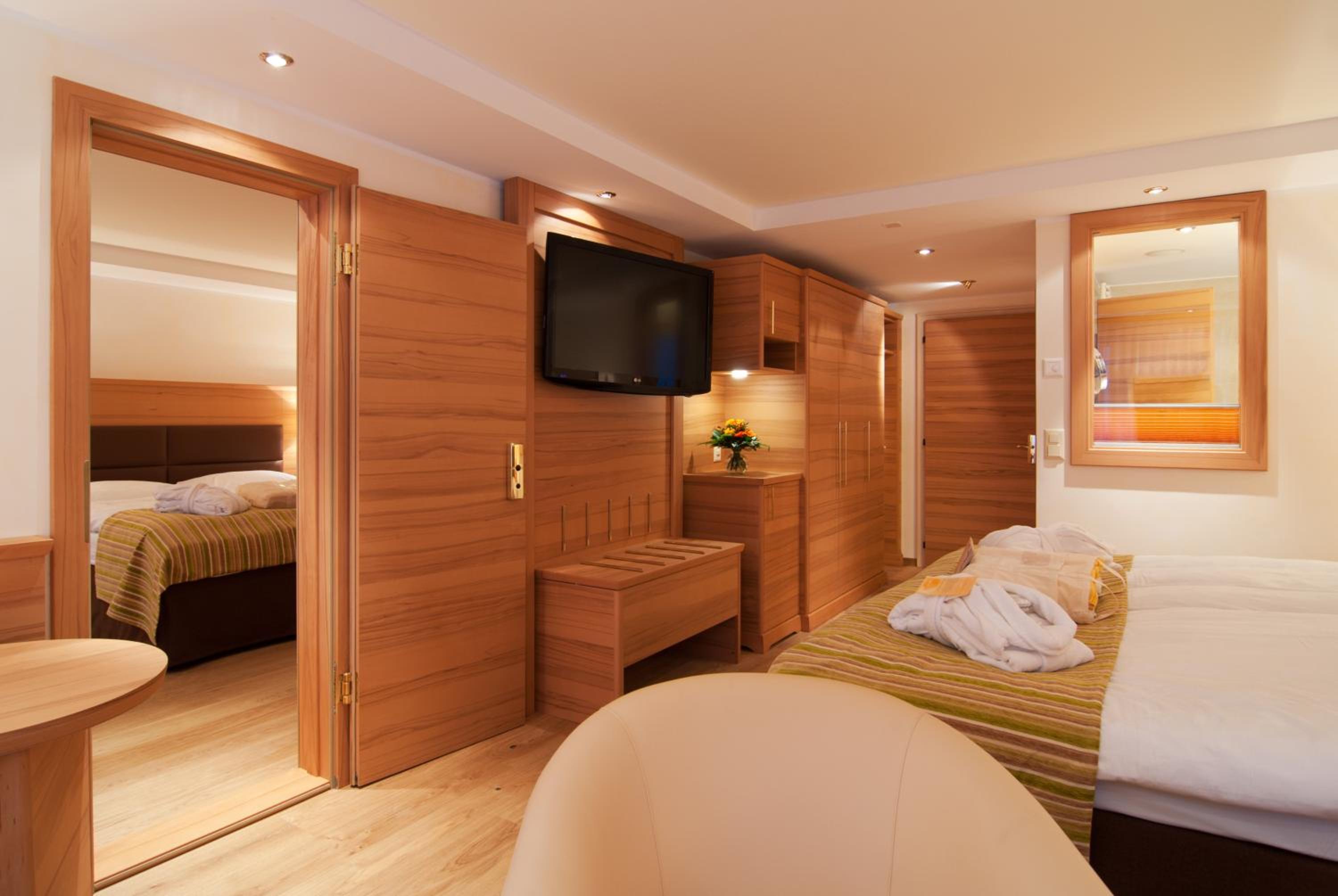 Standard Apartment with partial Matterhorn View - Photo 3