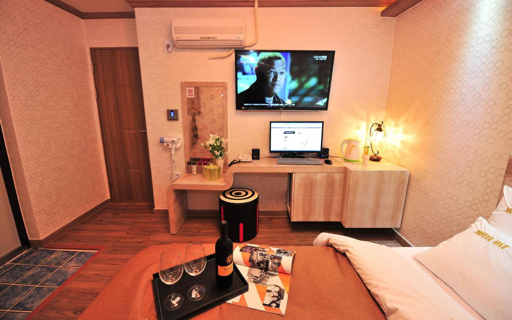 Deluxe Double Room - Photo 16