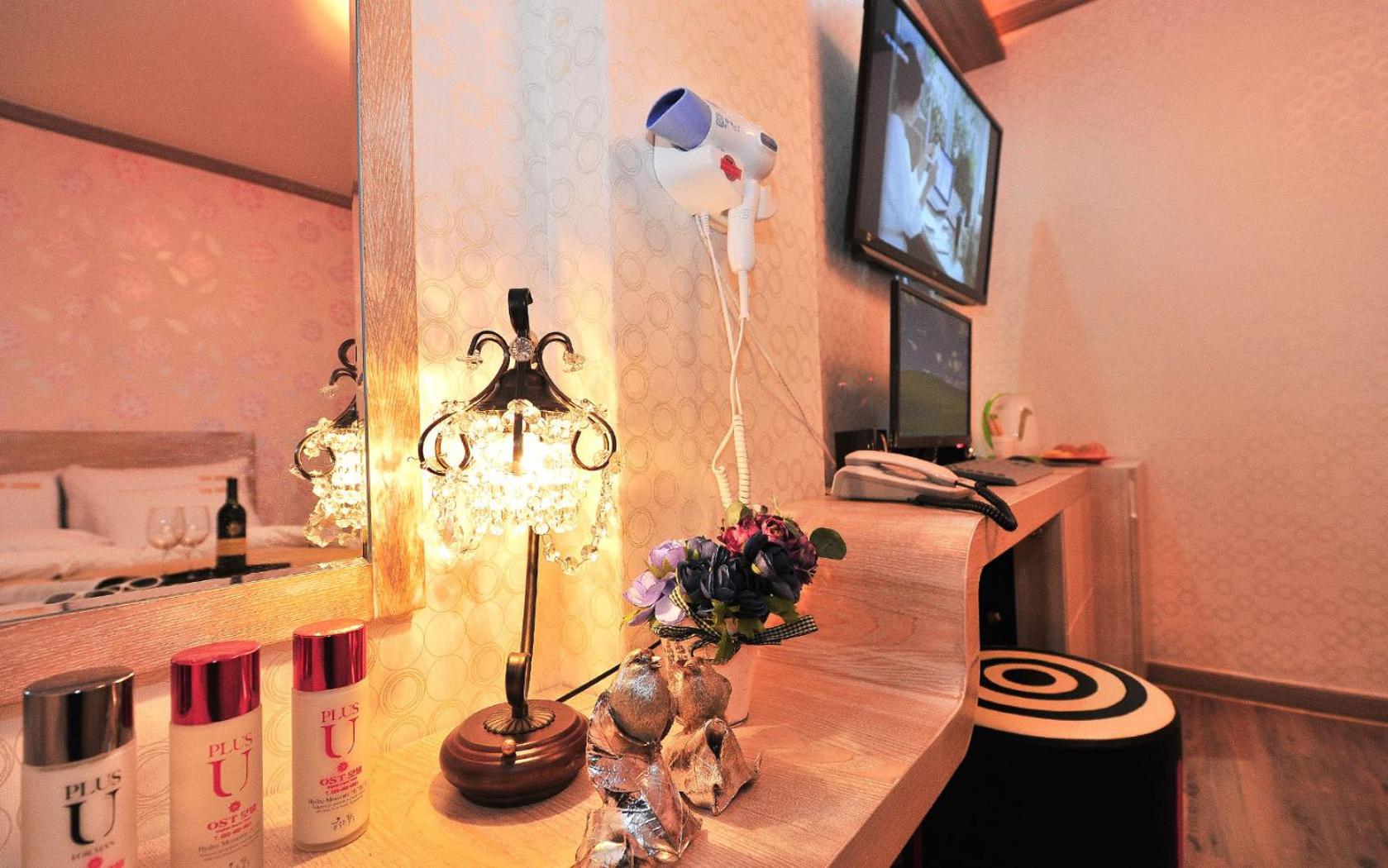 Deluxe Double Room - Photo 1