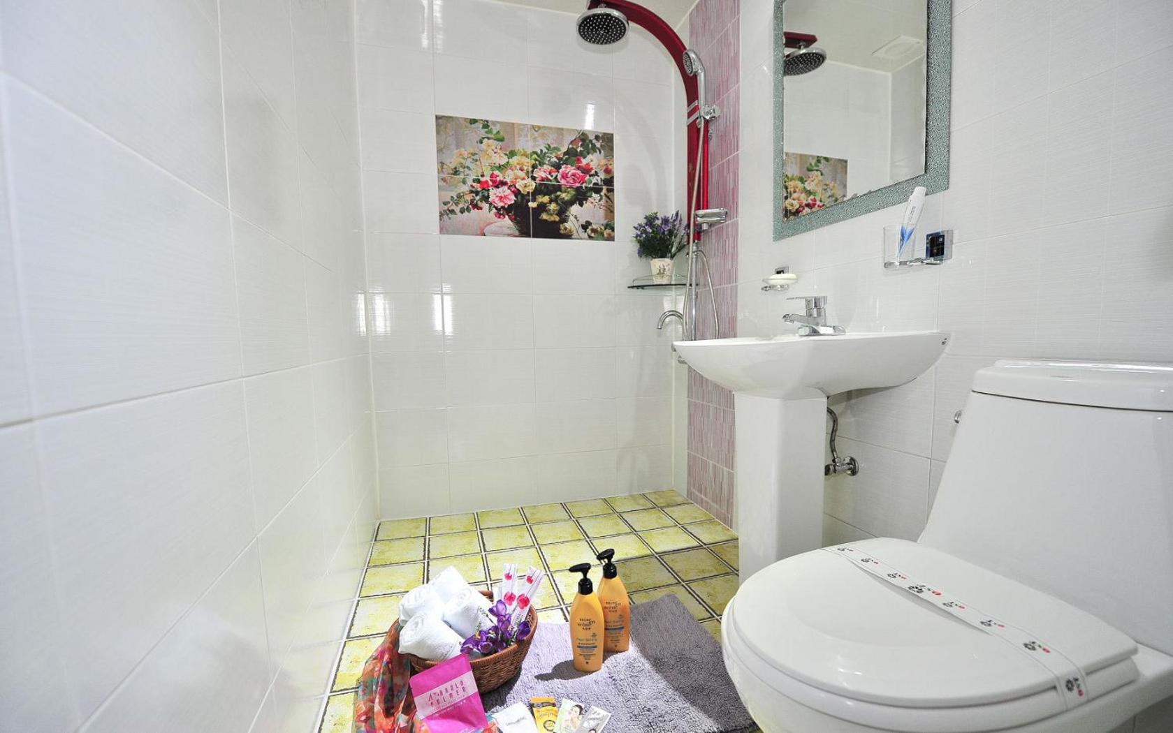Deluxe Double Room - Photo 8