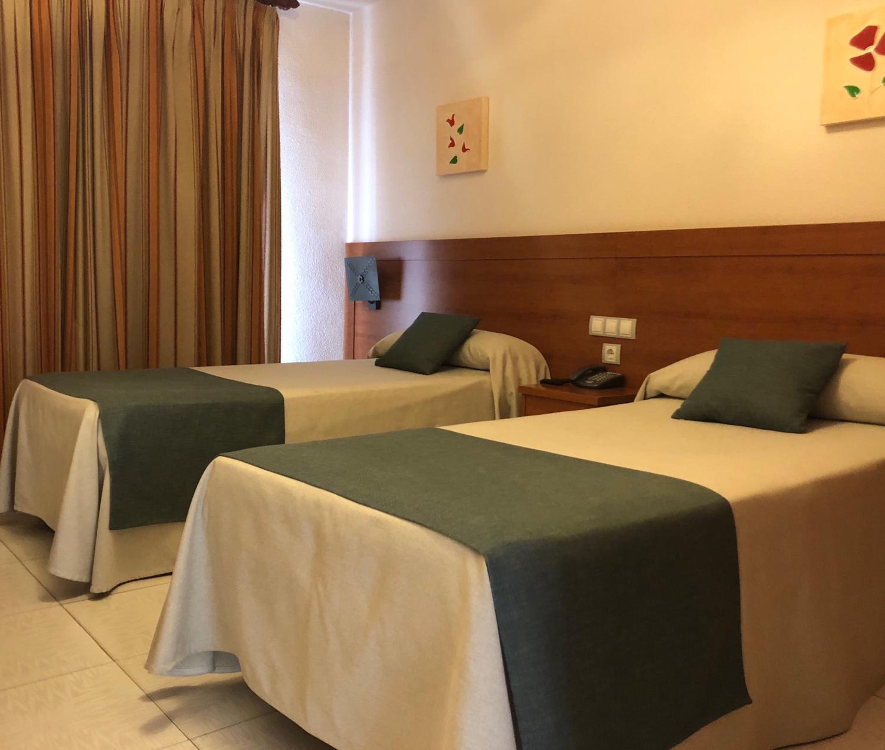 Double or Twin Room - Photo 2