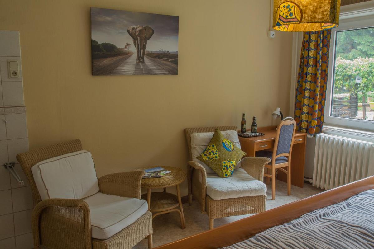 Double Room with Private External Bathroom photo 2