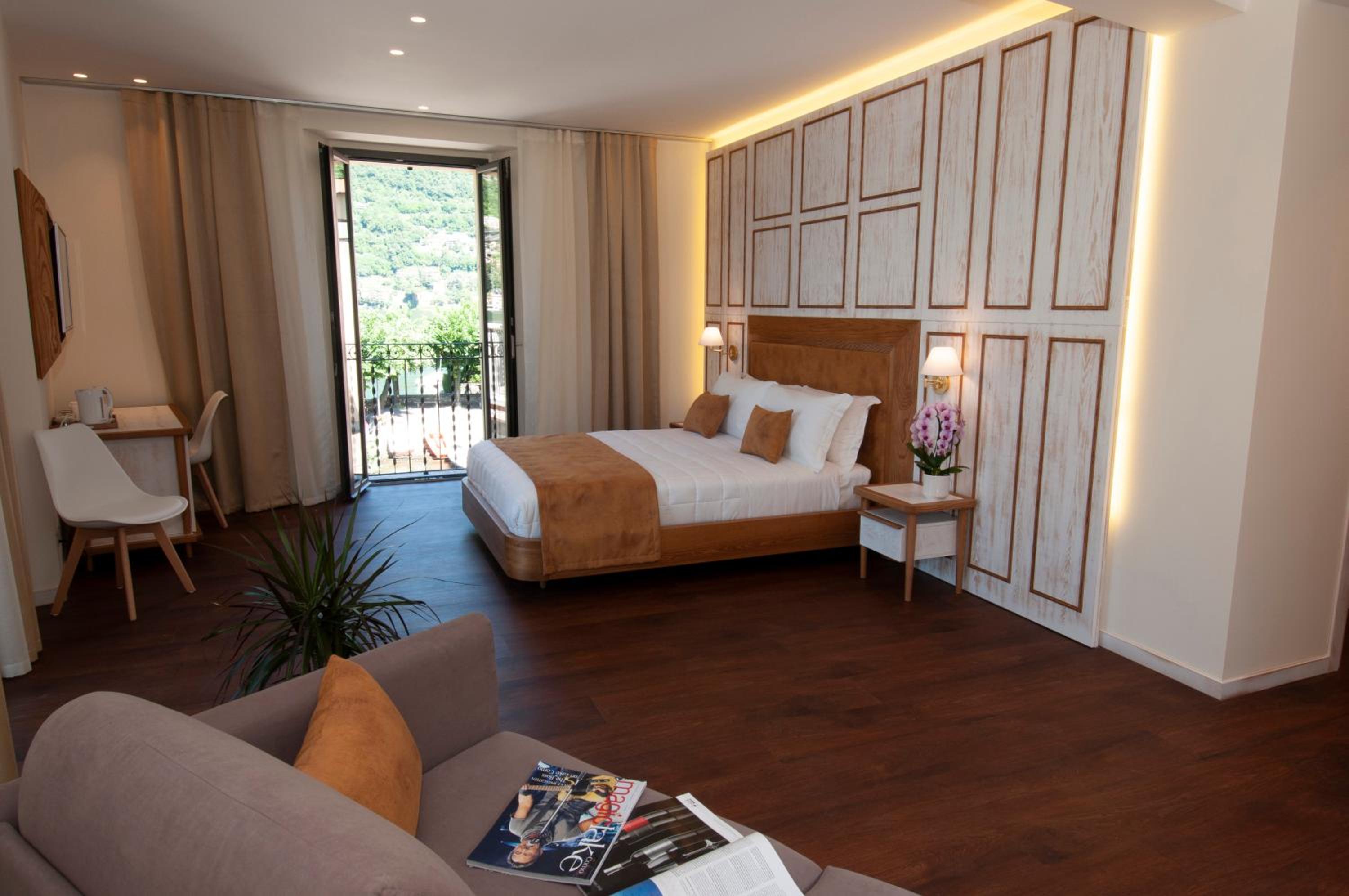 King Room with Lake View photo 3