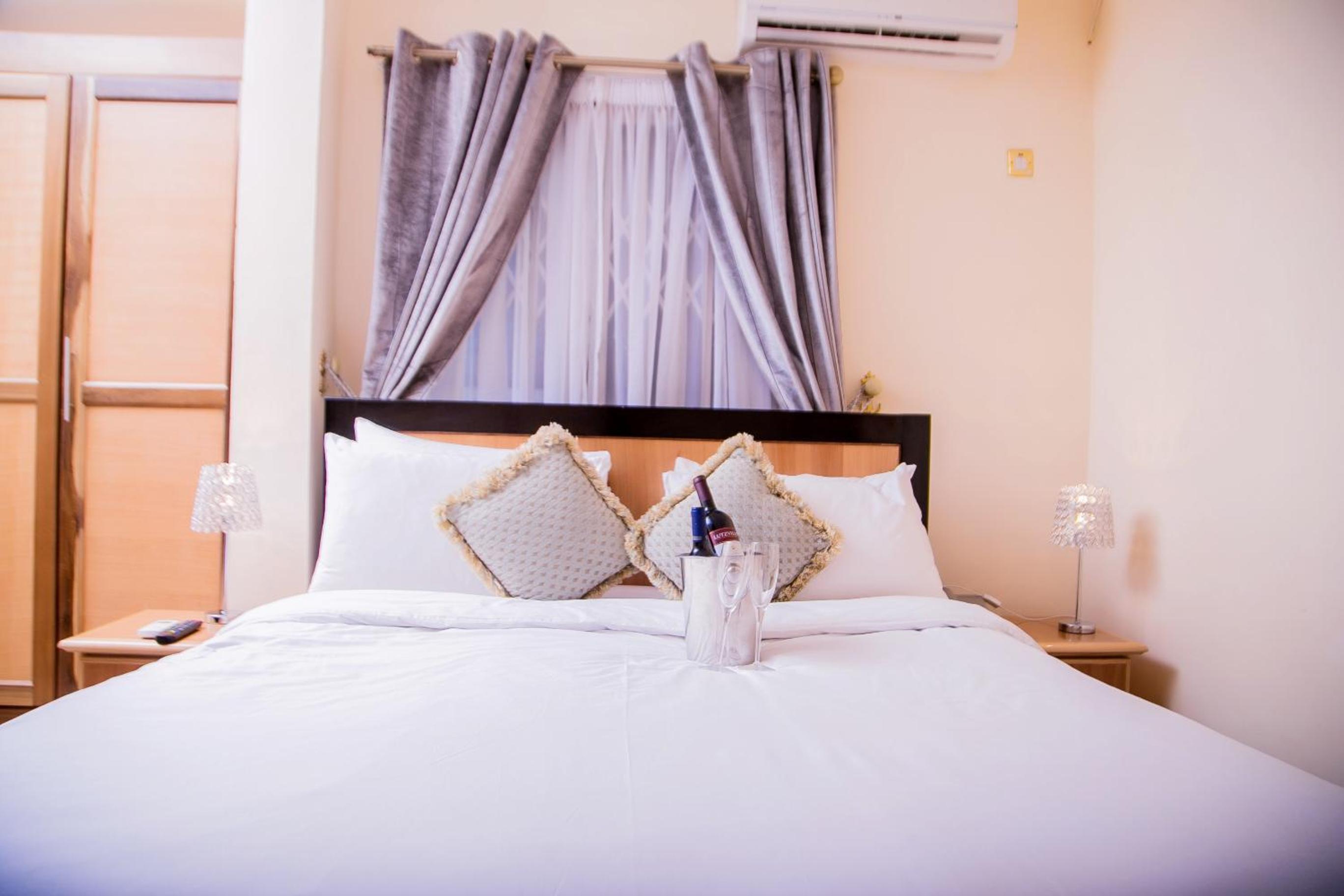 Deluxe King Room