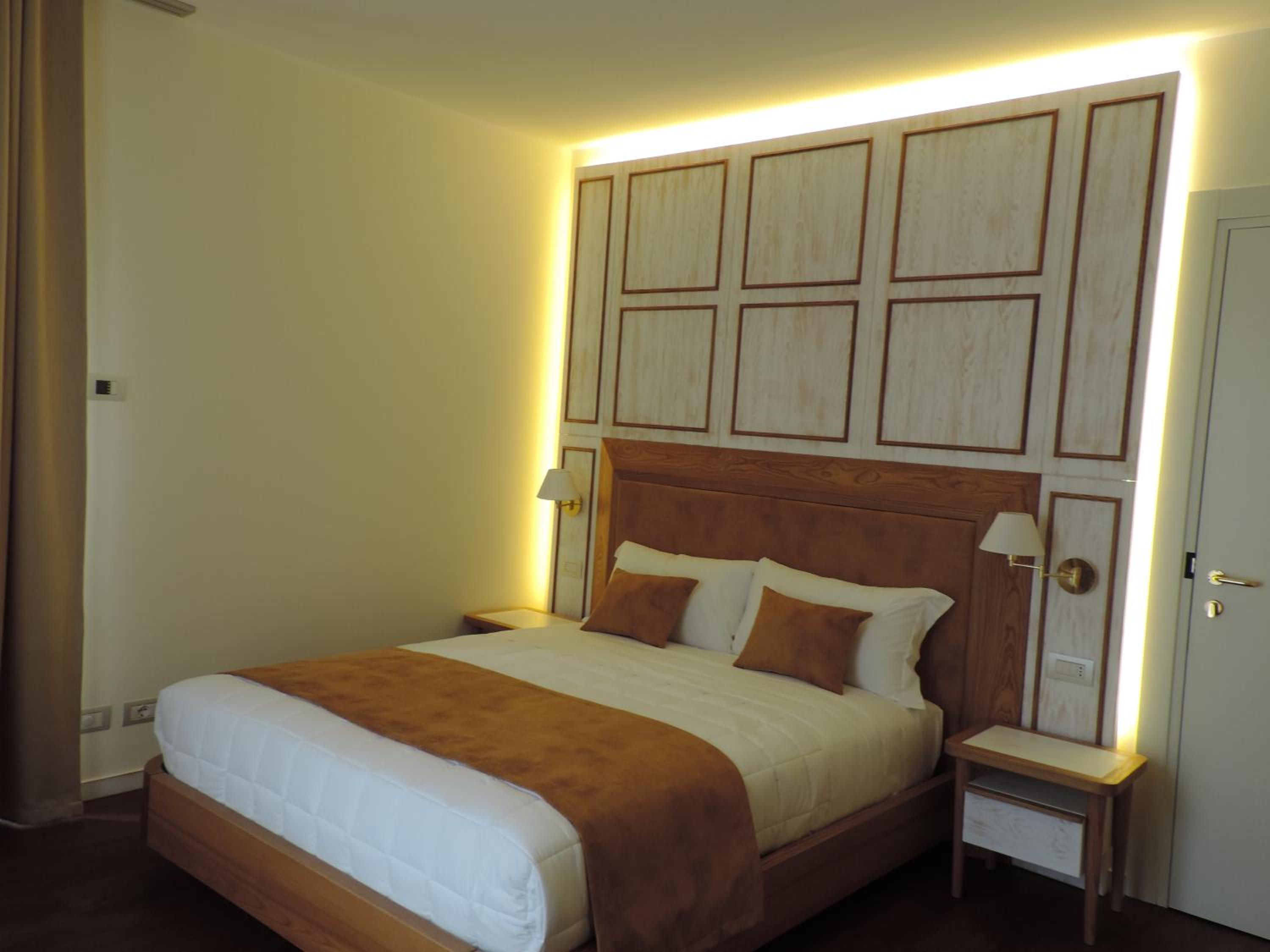Superior Double Room - Photo 3