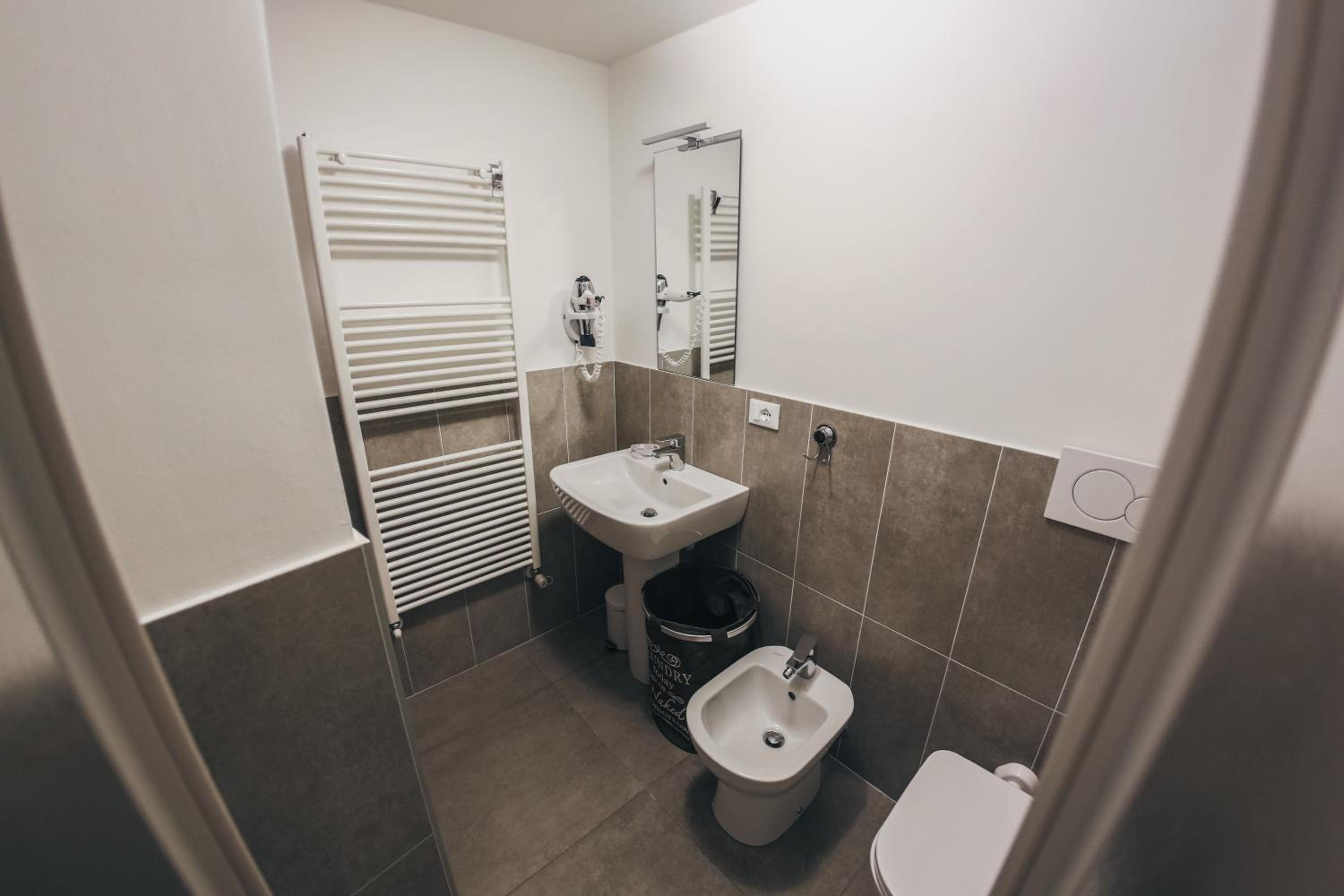 Triple Room - Photo 7