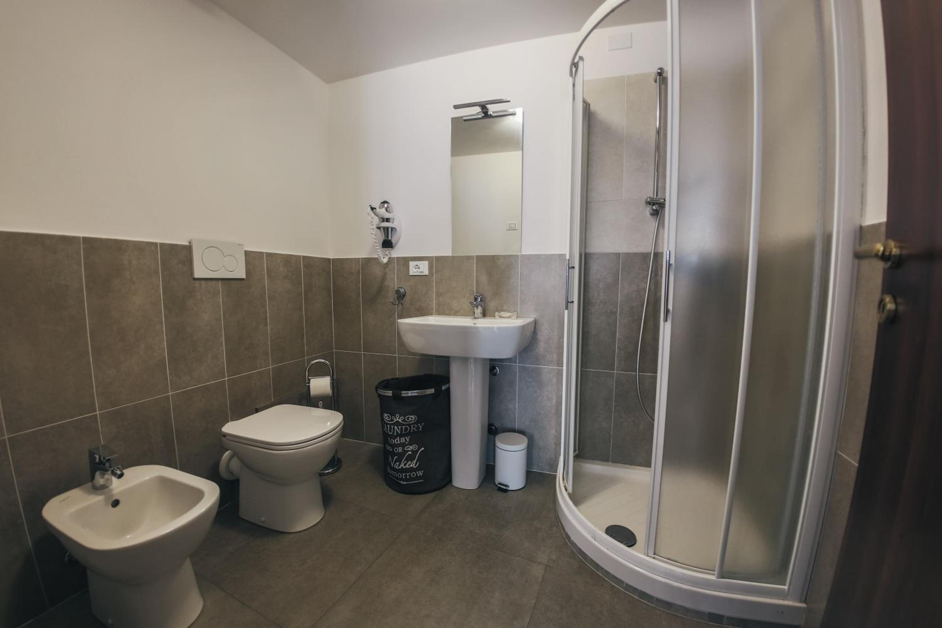 Superior Triple Room - Photo 8