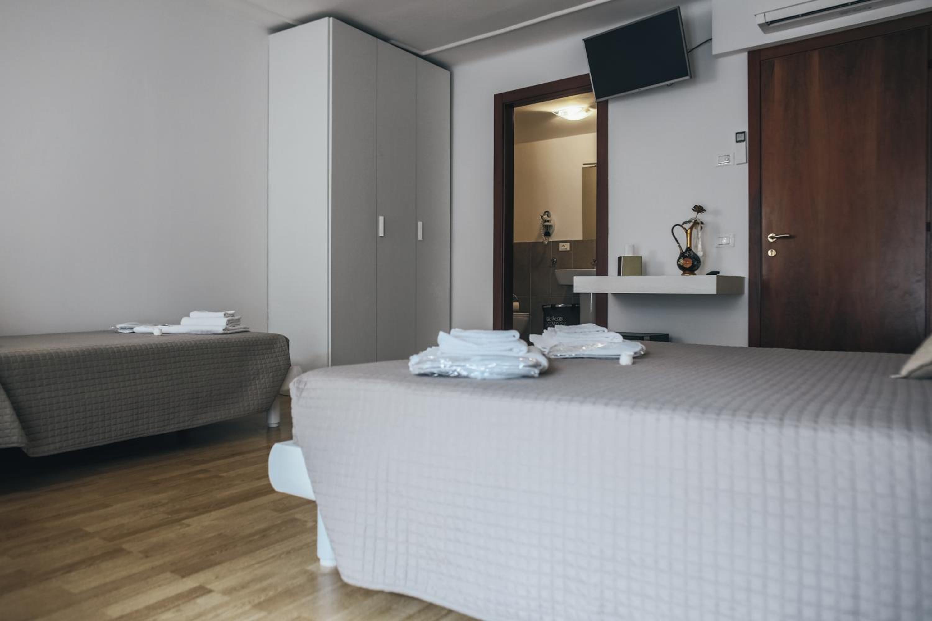 Superior Triple Room - Photo 3