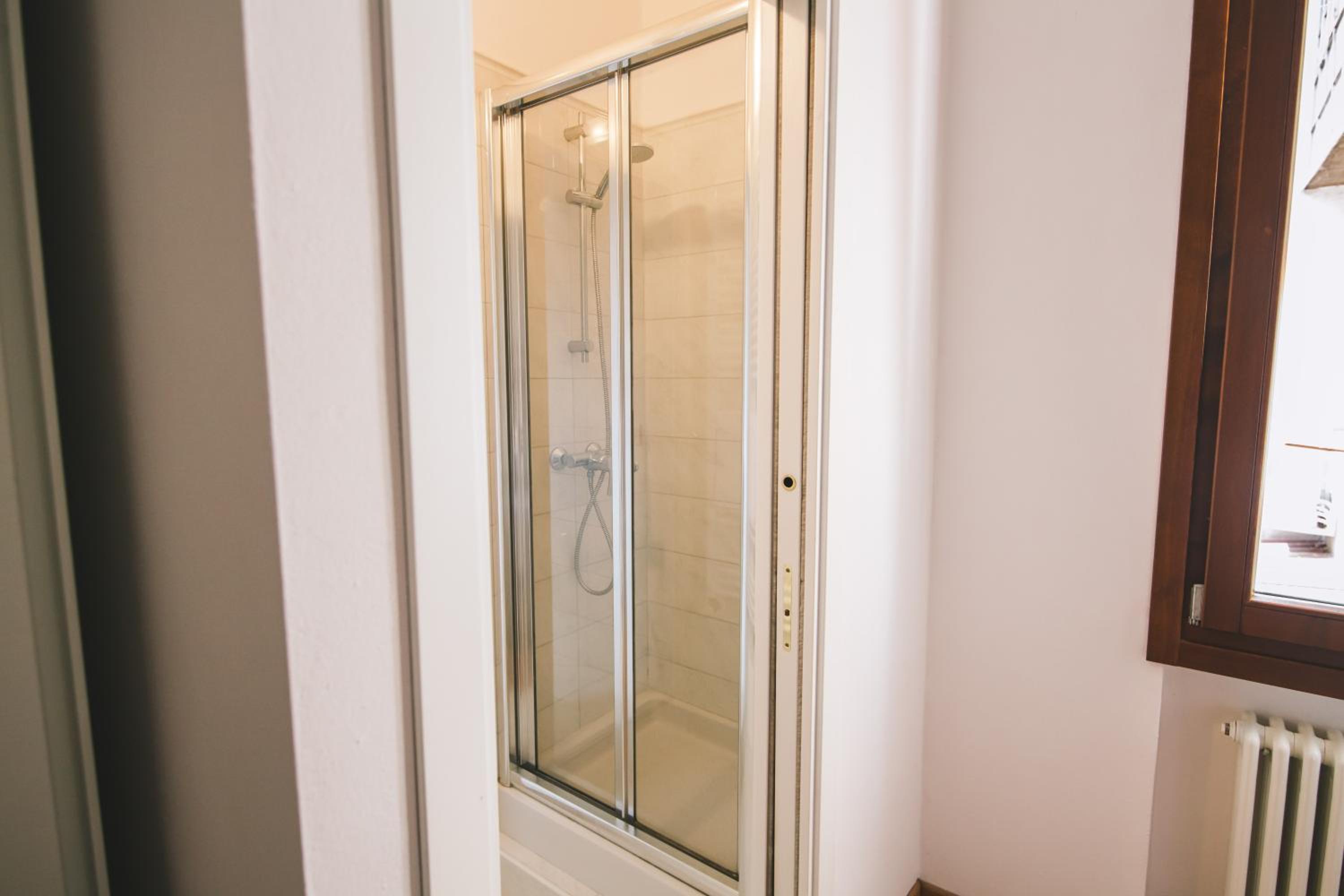 One-Bedroom Apartment - Photo 12