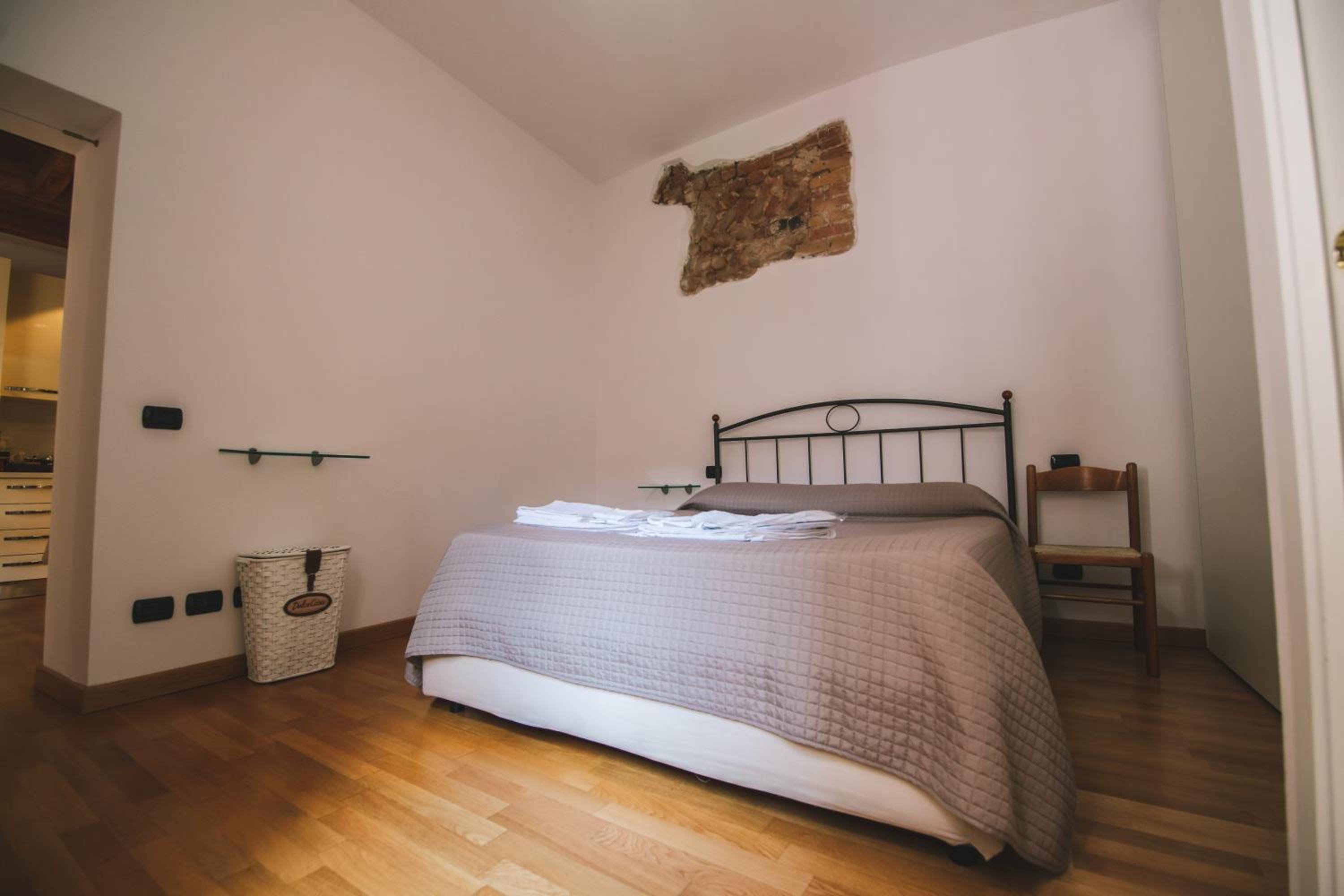 One-Bedroom Apartment - Photo 7