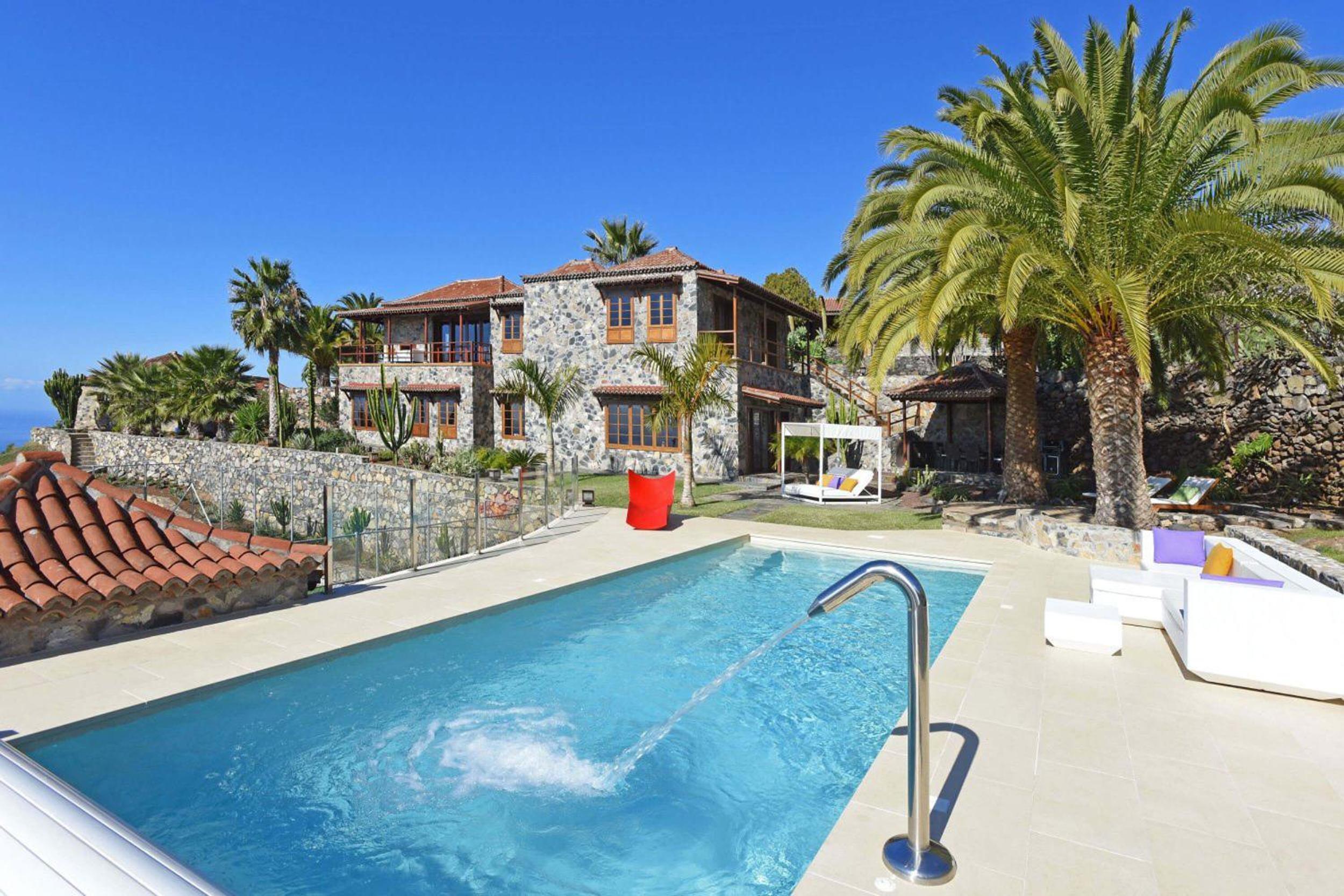 Villa with Sea View photo 2