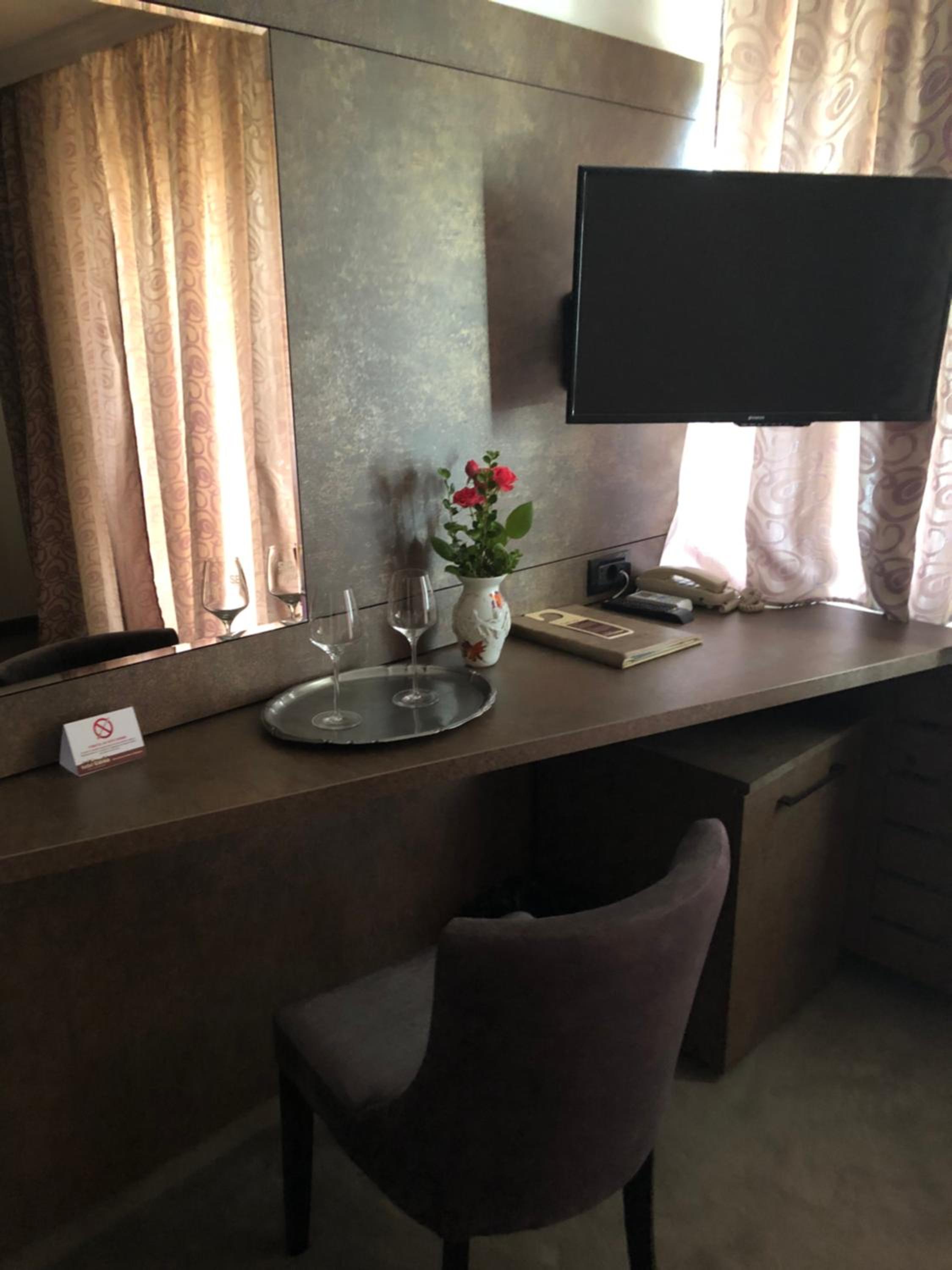 Superior Twin Room with City View photo 1