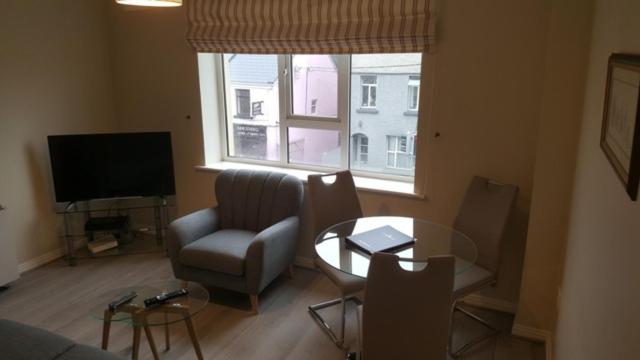 One-Bedroom Apartment - Photo 4