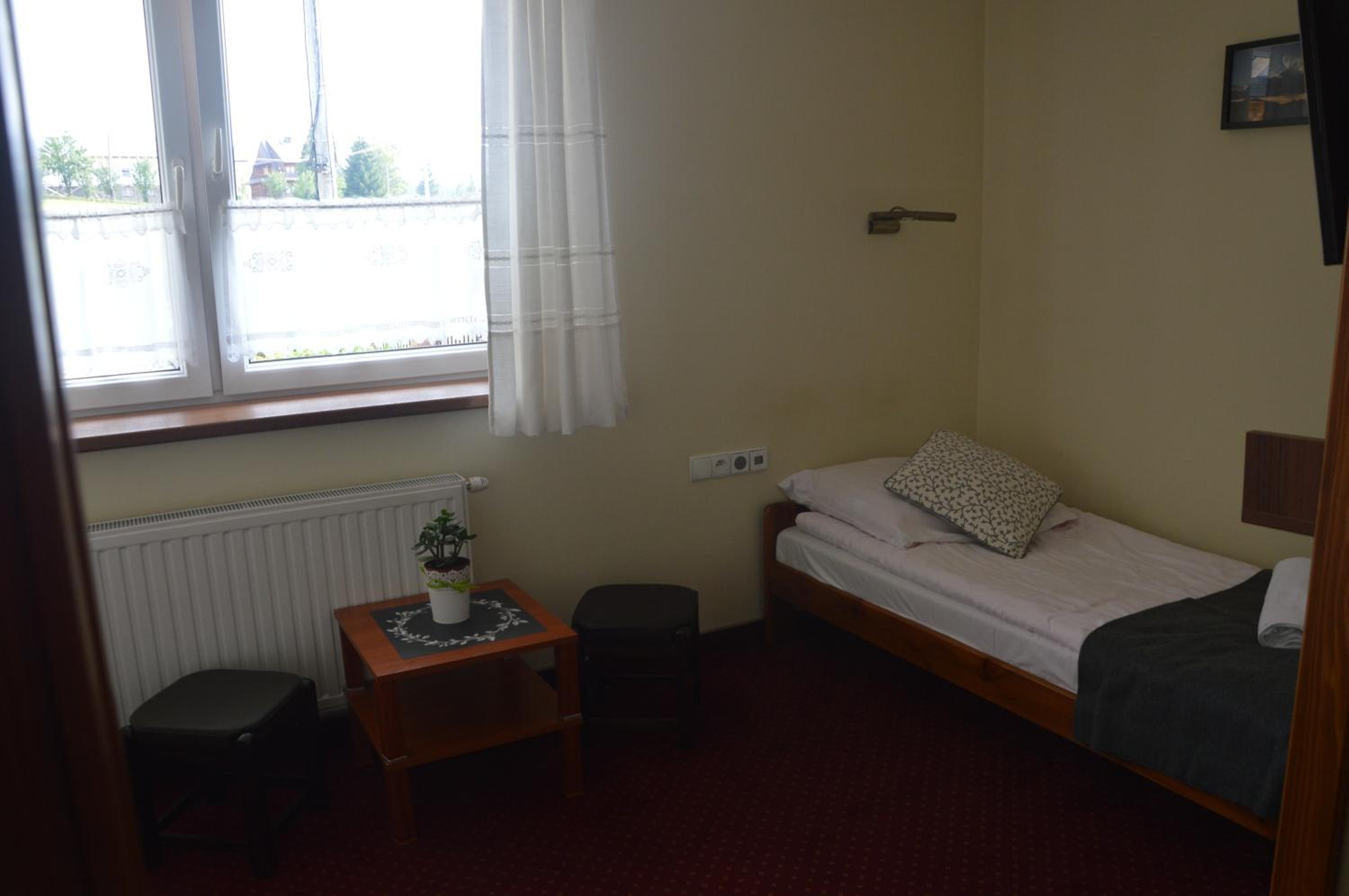 Twin Room - Photo 2