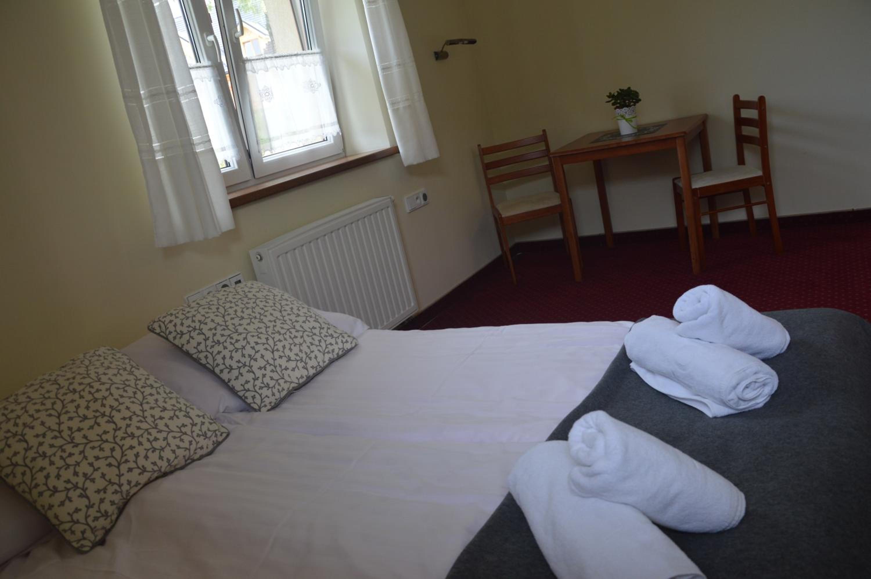 Standard King Room - Photo 4
