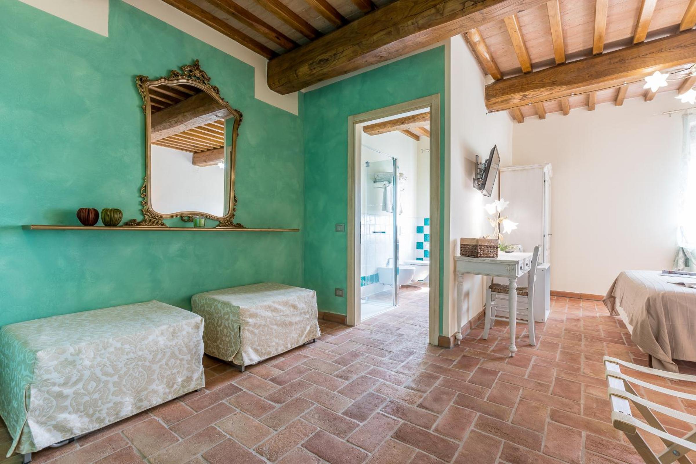 Quadruple Room - Photo 3
