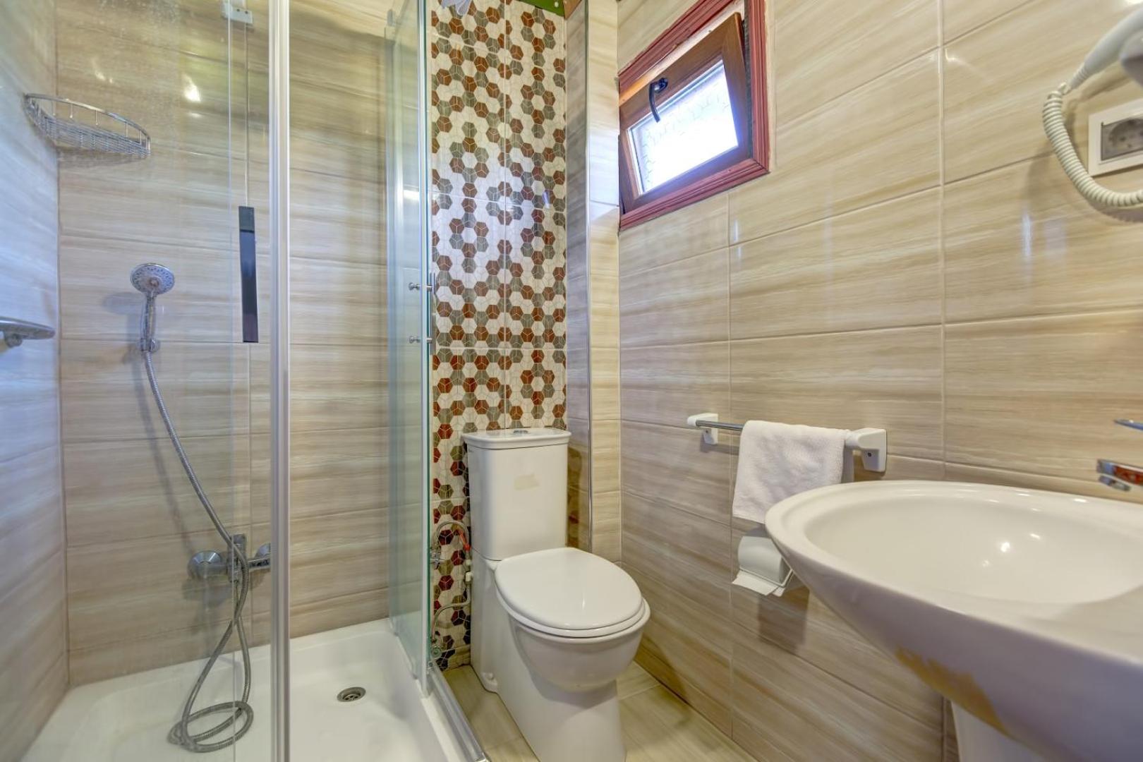 Double Room - Photo 2